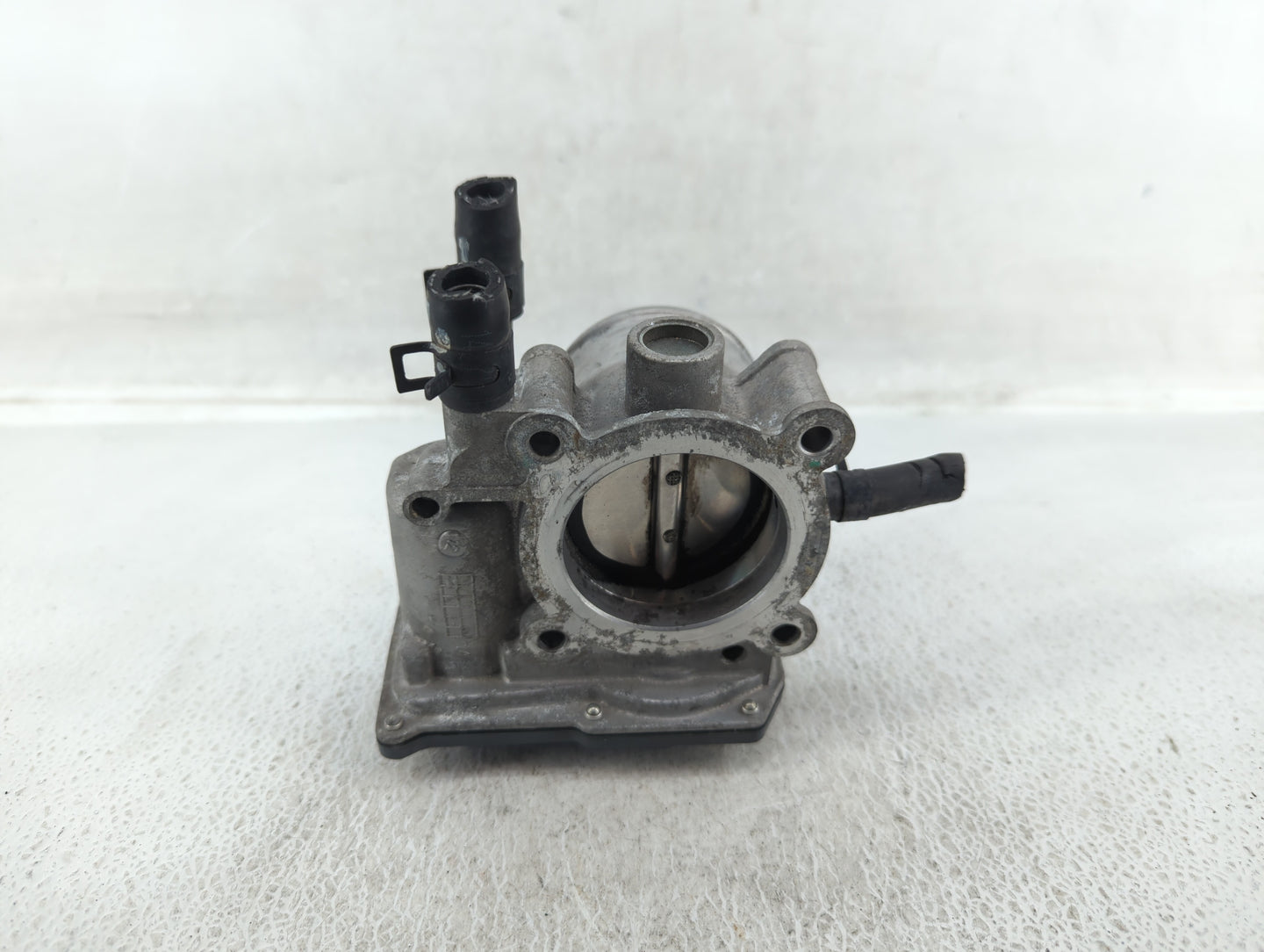 2012-2019 Kia Rio Throttle Body P/N:35100-2B300 Fits Fits 2012 2013 2014 2015 2016 2017 2018 2019 OEM Used Auto Parts - Oemu