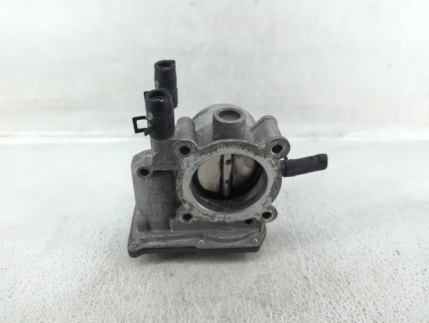 2012-2019 Kia Rio Throttle Body P/N:35100-2B300 Fits Fits 2012 2013 2014 2015 2016 2017 2018 2019 OEM Used Auto Parts - Oemu
