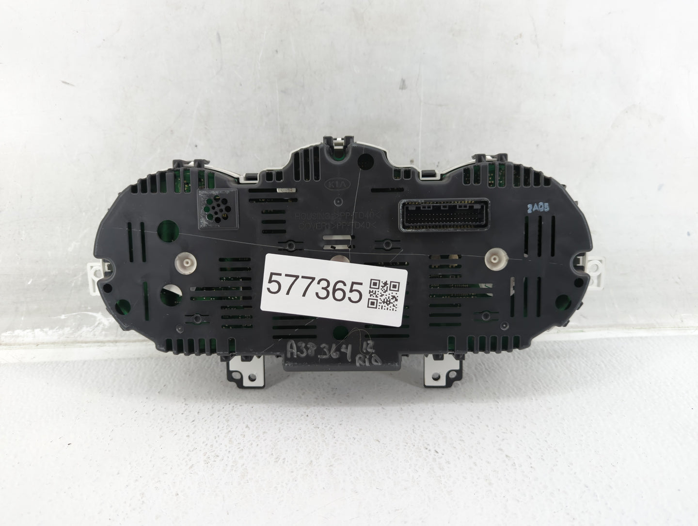 2012-2015 Kia Rio Instrument Cluster Speedometer Gauges P/N:94022-1W114 94022-1W118 Miles: Fits Fits 2012 2013 2014 2015 OEM
