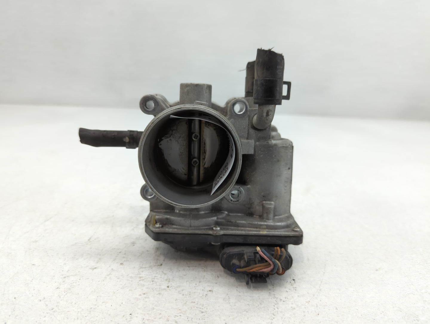 2012-2019 Kia Rio Throttle Body P/N:35100-2B300 Fits Fits 2012 2013 2014 2015 2016 2017 2018 2019 OEM Used Auto Parts - Oemu