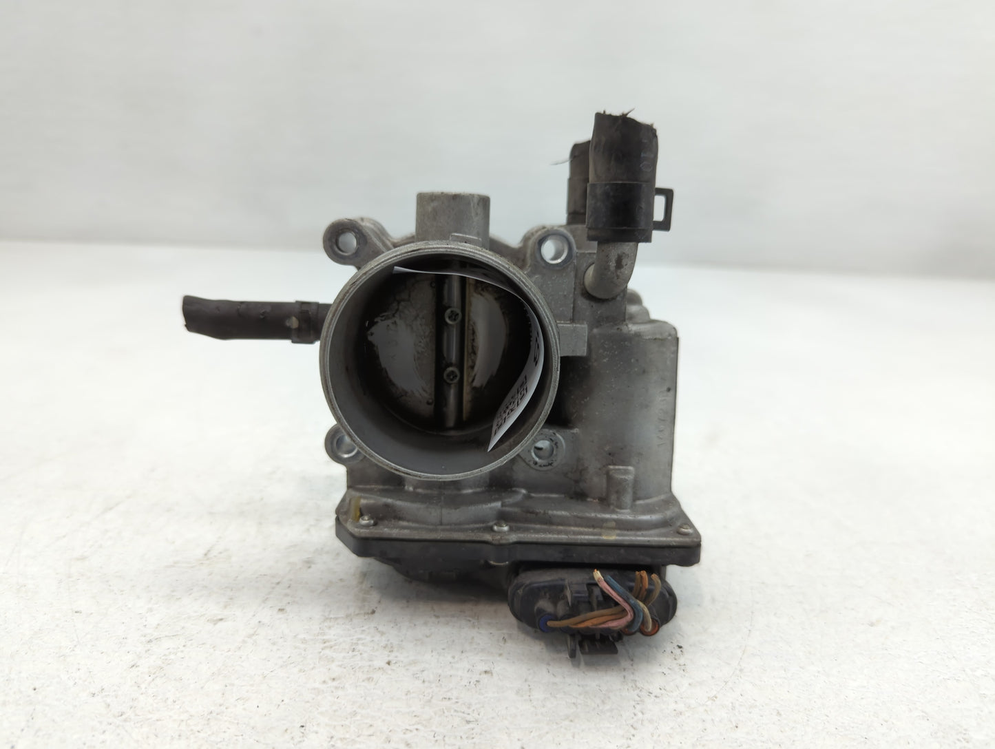 2012-2019 Kia Rio Throttle Body P/N:35100-2B300 Fits Fits 2012 2013 2014 2015 2016 2017 2018 2019 OEM Used Auto Parts - Oemu