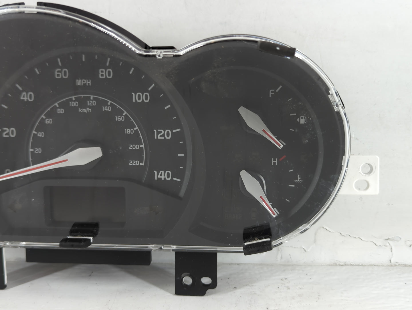 2014-2015 Kia Rio Instrument Cluster Speedometer Gauges P/N:94022-1W118 Fits Fits 2014 2015 OEM Used Auto Parts - Oemusedaut