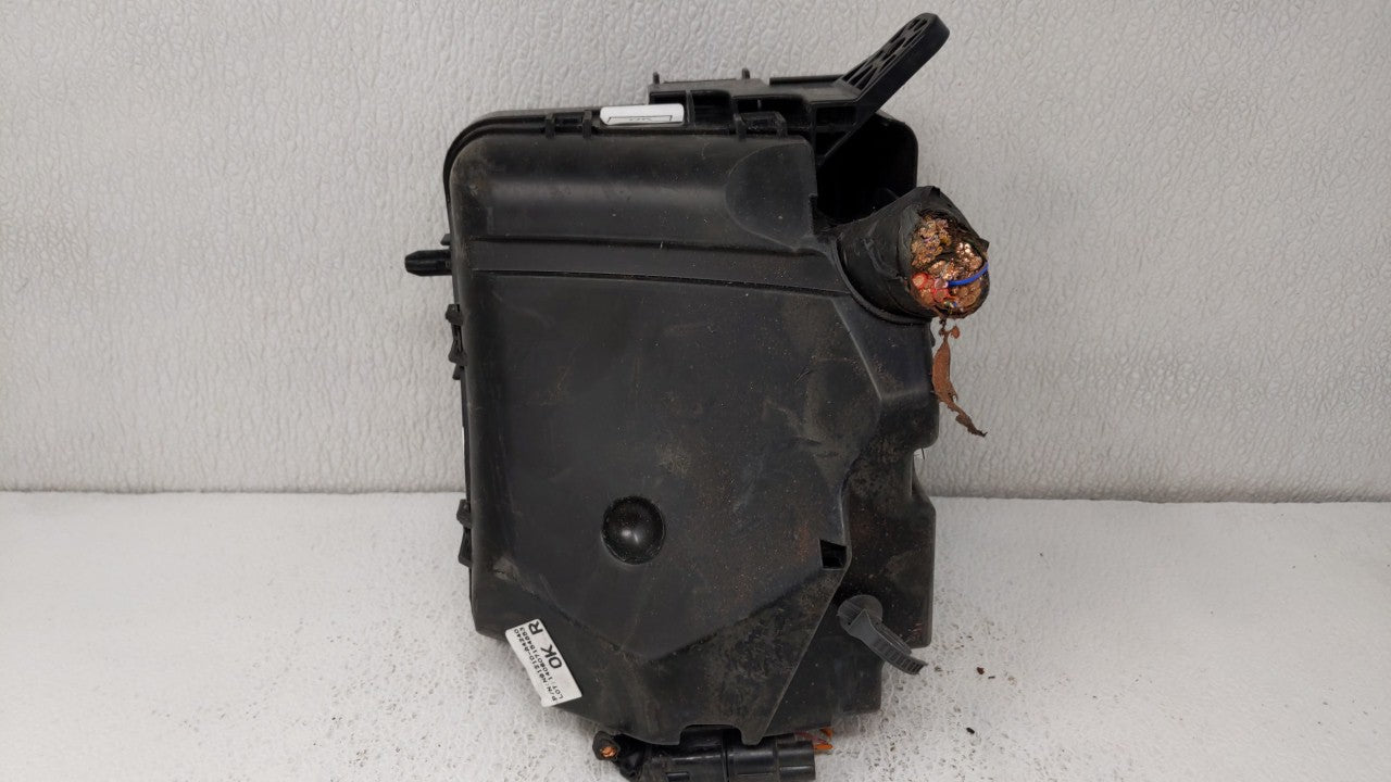 2014-2015 Kia Rondo Fusebox Fuse Box Panel Relay Module P/N:91941-A4031 Fits Fits 2014 2015 OEM Used Auto Parts - Oemusedaut