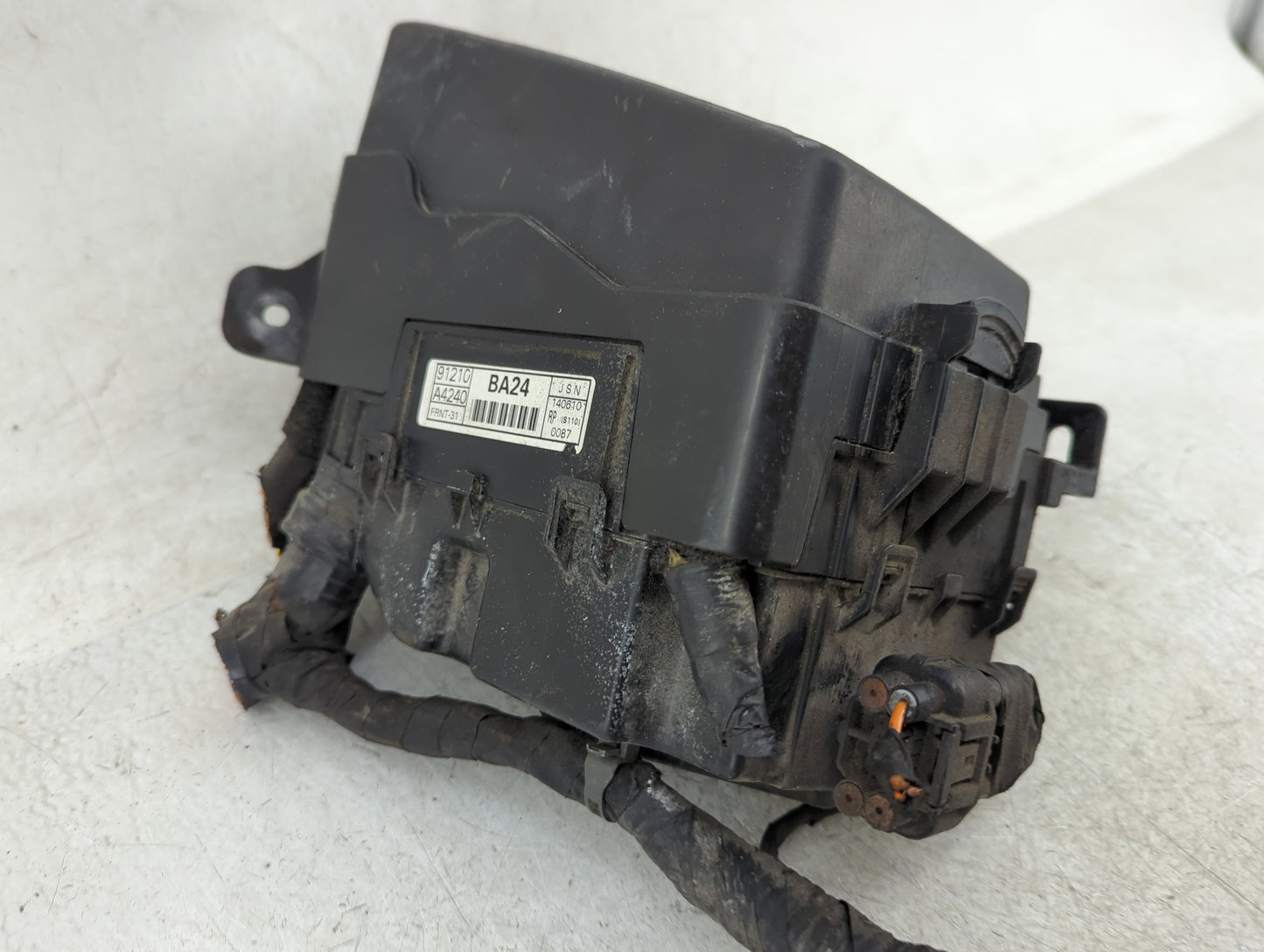 2014-2015 Kia Rondo Fusebox Fuse Box Panel Relay Module P/N:91210 A4240 Fits Fits 2014 2015 OEM Used Auto Parts - Oemusedaut