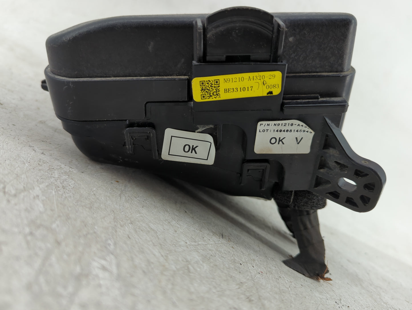 2014-2015 Kia Rondo Fusebox Fuse Box Panel Relay Module P/N:91210 A4320 Fits Fits 2014 2015 OEM Used Auto Parts - Oemusedaut