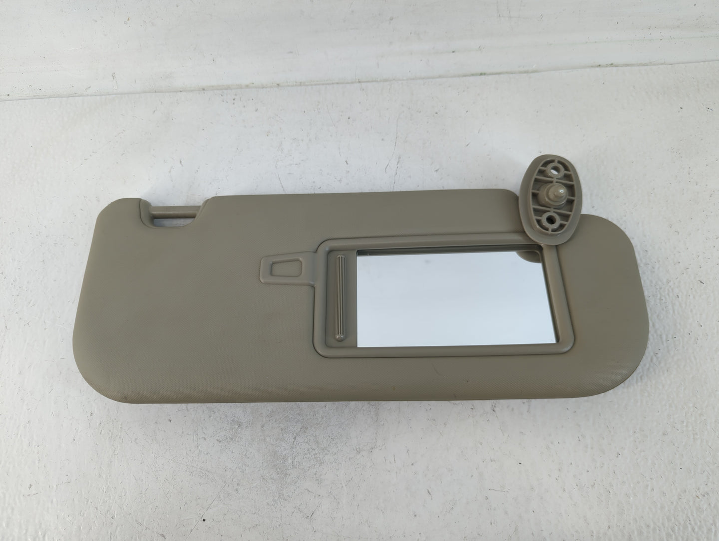2014-2017 Kia Rondo Sun Visor Shade Replacement Passenger Right Mirror Fits Fits 2014 2015 2016 2017 OEM Used Auto Parts - O