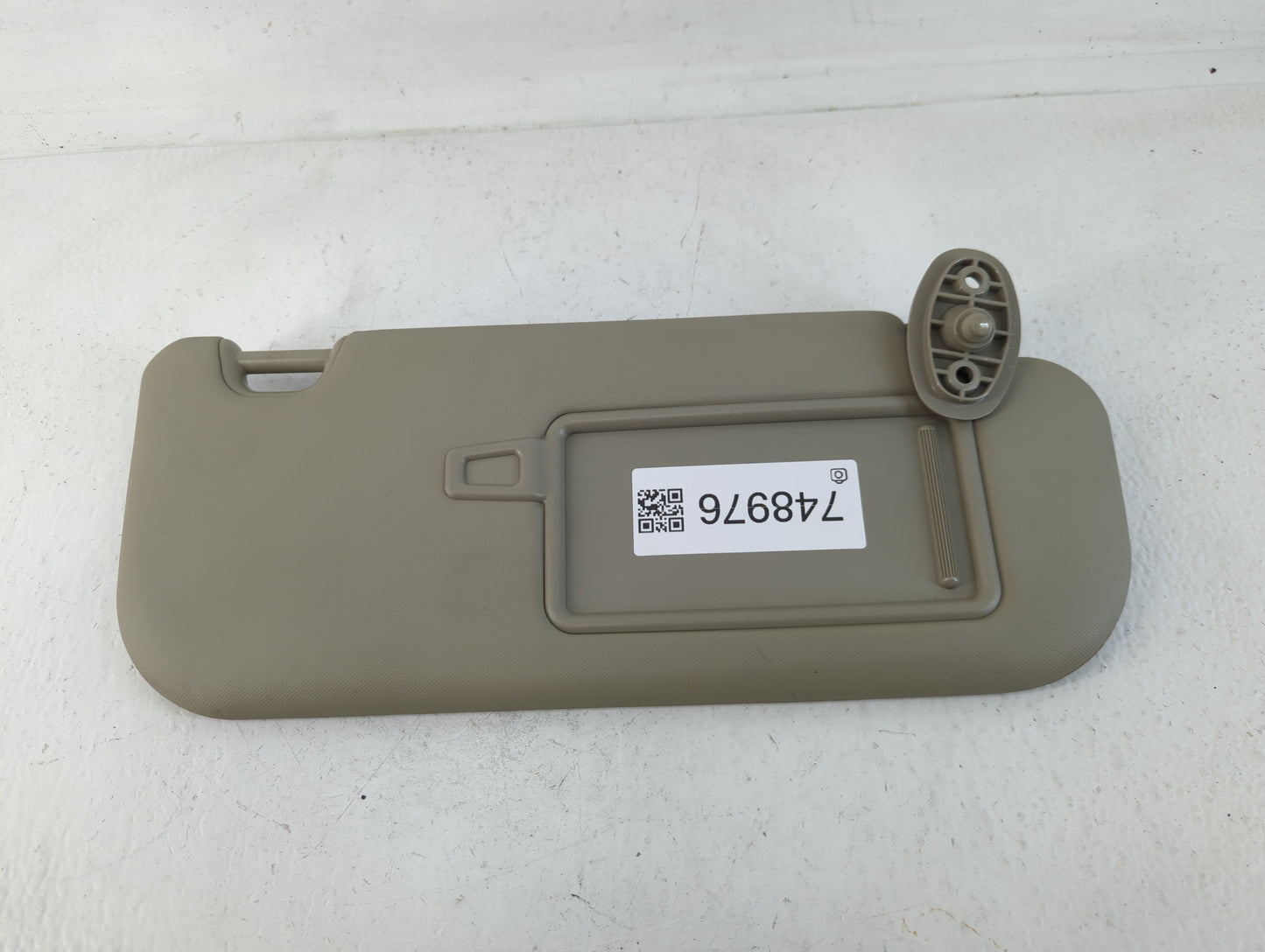 2014-2017 Kia Rondo Sun Visor Shade Replacement Passenger Right Mirror Fits Fits 2014 2015 2016 2017 OEM Used Auto Parts - O