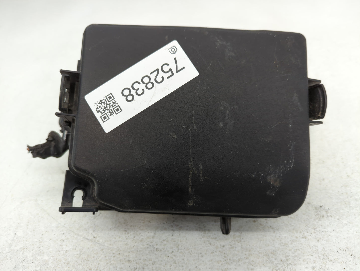 2014-2015 Kia Rondo Fusebox Fuse Box Panel Relay Module P/N:91210 A4240 Fits Fits 2014 2015 OEM Used Auto Parts - Oemusedaut
