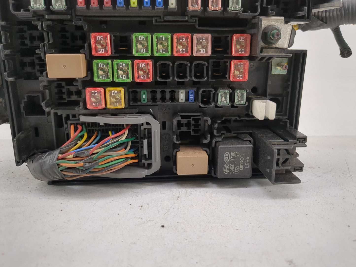 2015-2018 Kia Sedona Fusebox Fuse Box Panel Relay Module P/N:91950-A9120 Fits Fits 2015 2016 2017 2018 OEM Used Auto Parts -