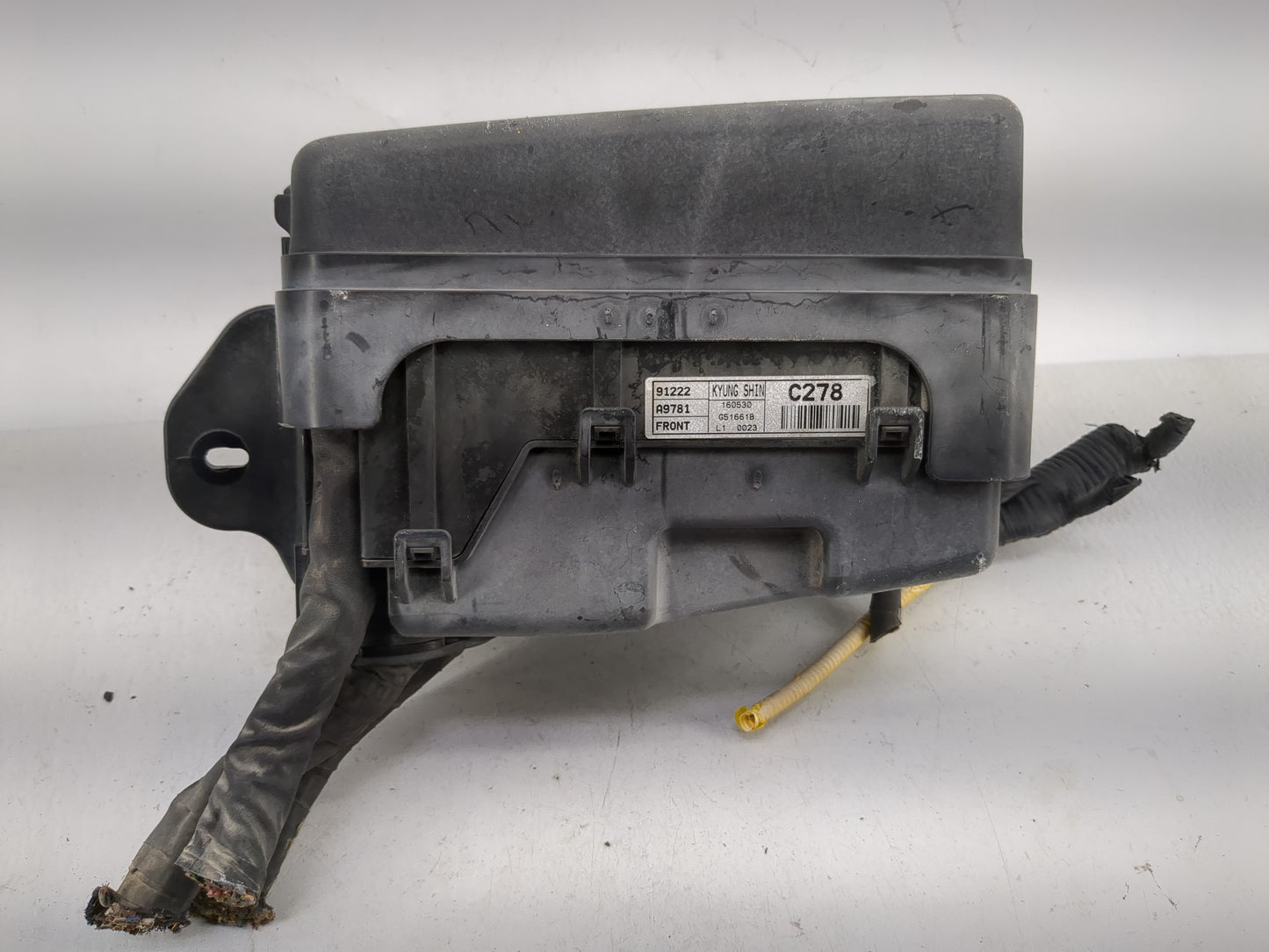 2015-2018 Kia Sedona Fusebox Fuse Box Panel Relay Module P/N:91950-A9120 Fits Fits 2015 2016 2017 2018 OEM Used Auto Parts -