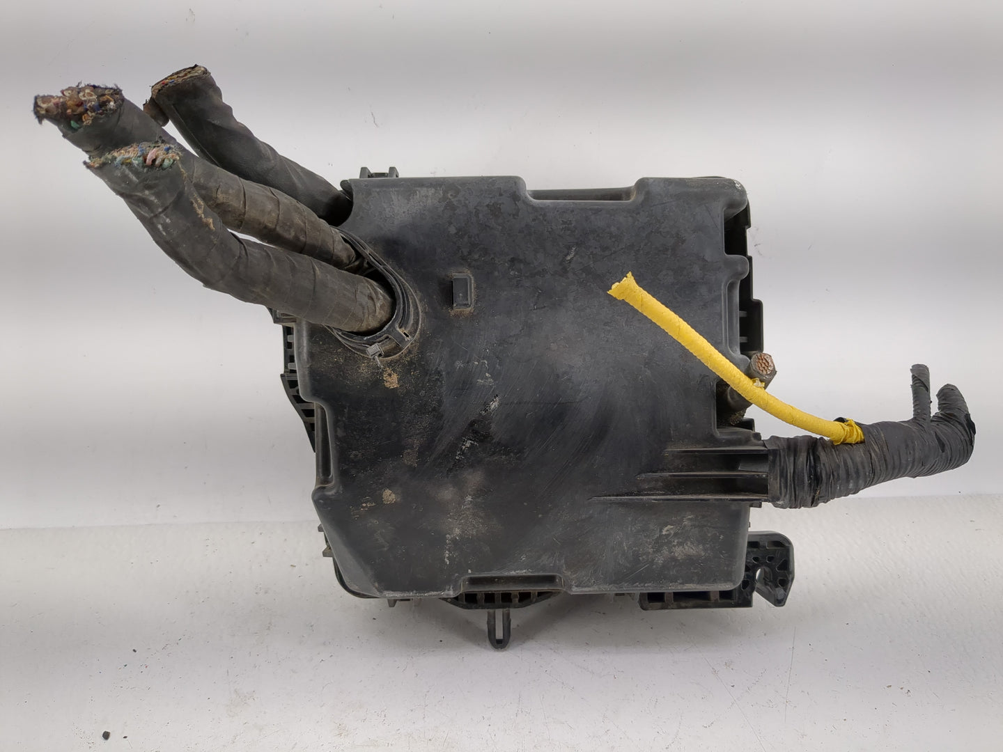 2015-2018 Kia Sedona Fusebox Fuse Box Panel Relay Module P/N:91950-A9120 Fits Fits 2015 2016 2017 2018 OEM Used Auto Parts -