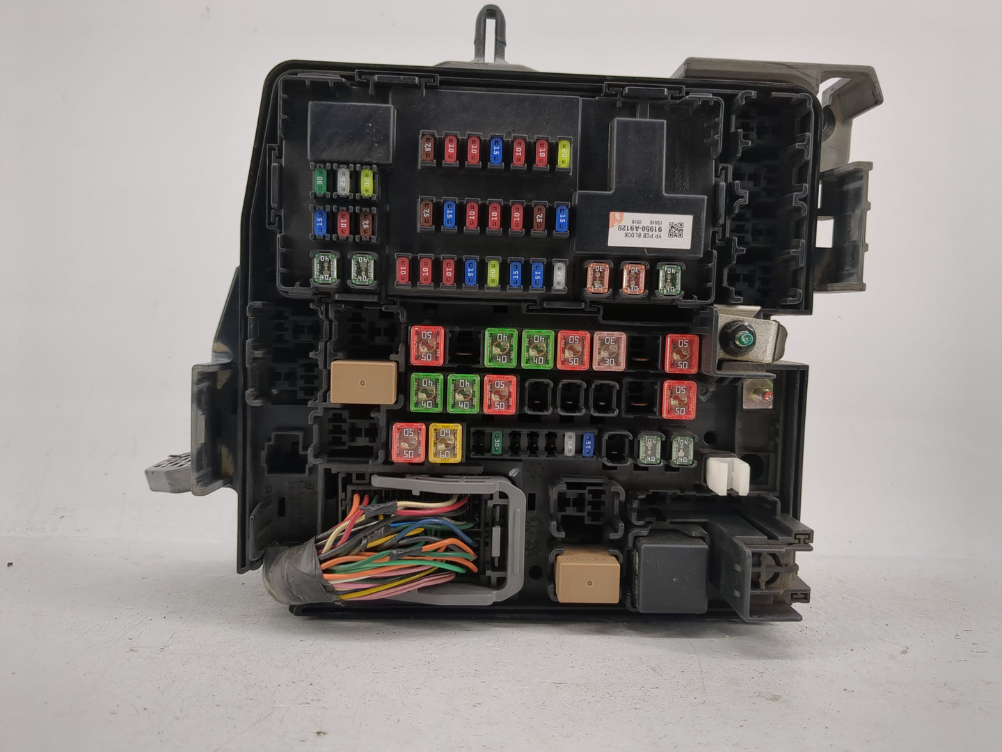 2015-2018 Kia Sedona Fusebox Fuse Box Panel Relay Module P/N:91950-A9120 Fits Fits 2015 2016 2017 2018 OEM Used Auto Parts -