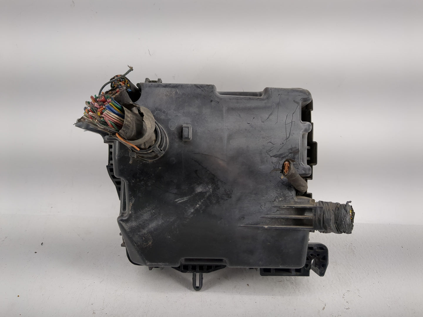 2015-2018 Kia Sedona Fusebox Fuse Box Panel Relay Module P/N:91950-A9120 Fits Fits 2015 2016 2017 2018 OEM Used Auto Parts -