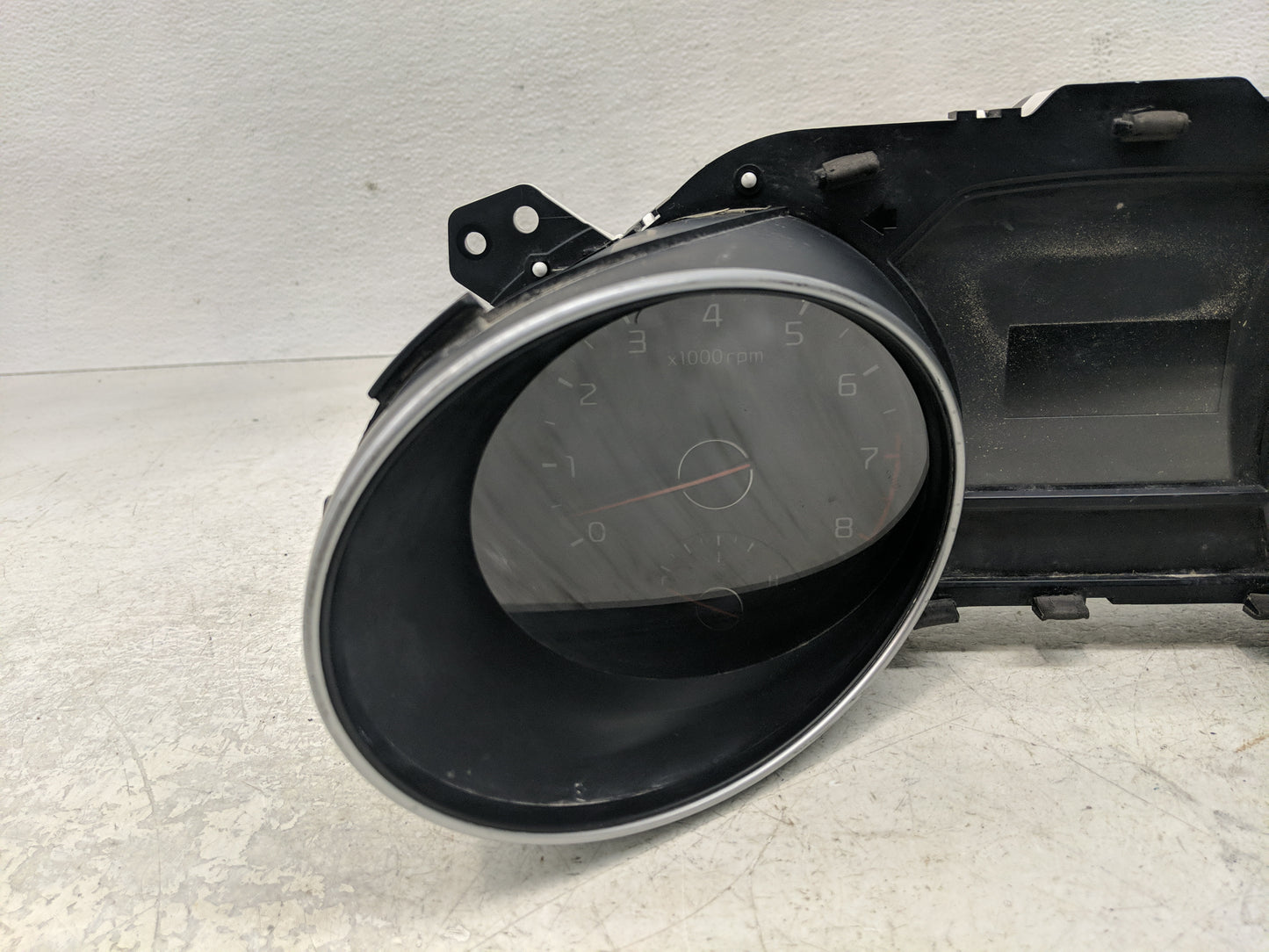 2015-2016 Kia Sedona Instrument Cluster Speedometer Gauges P/N:94003-A9020 Fits Fits 2015 2016 OEM Used Auto Parts - Oemused