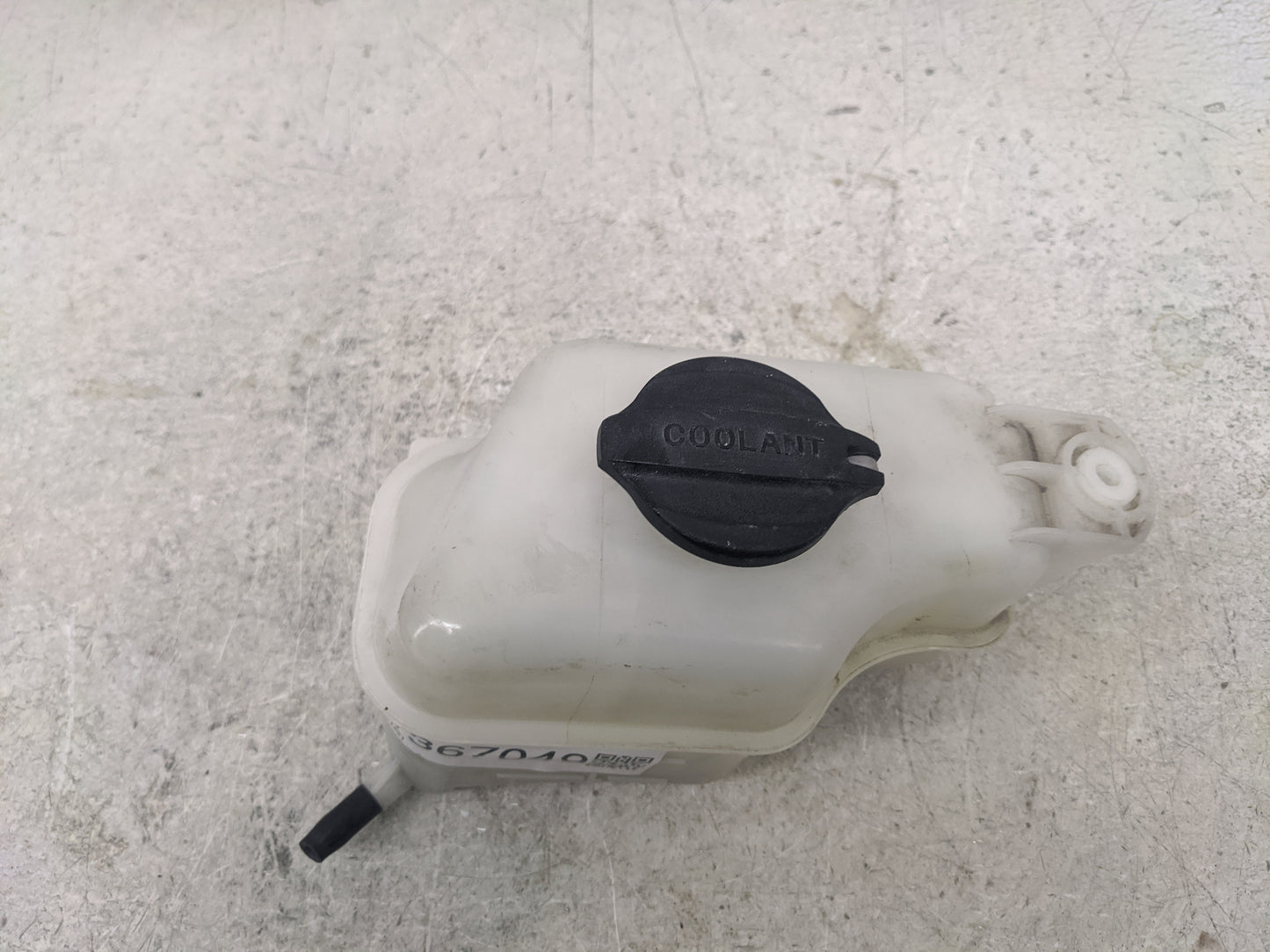 2015-2020 Kia Sedona Radiator Coolant Overflow Expansion Tank Bottle 1367049 - Oemusedautoparts1.com