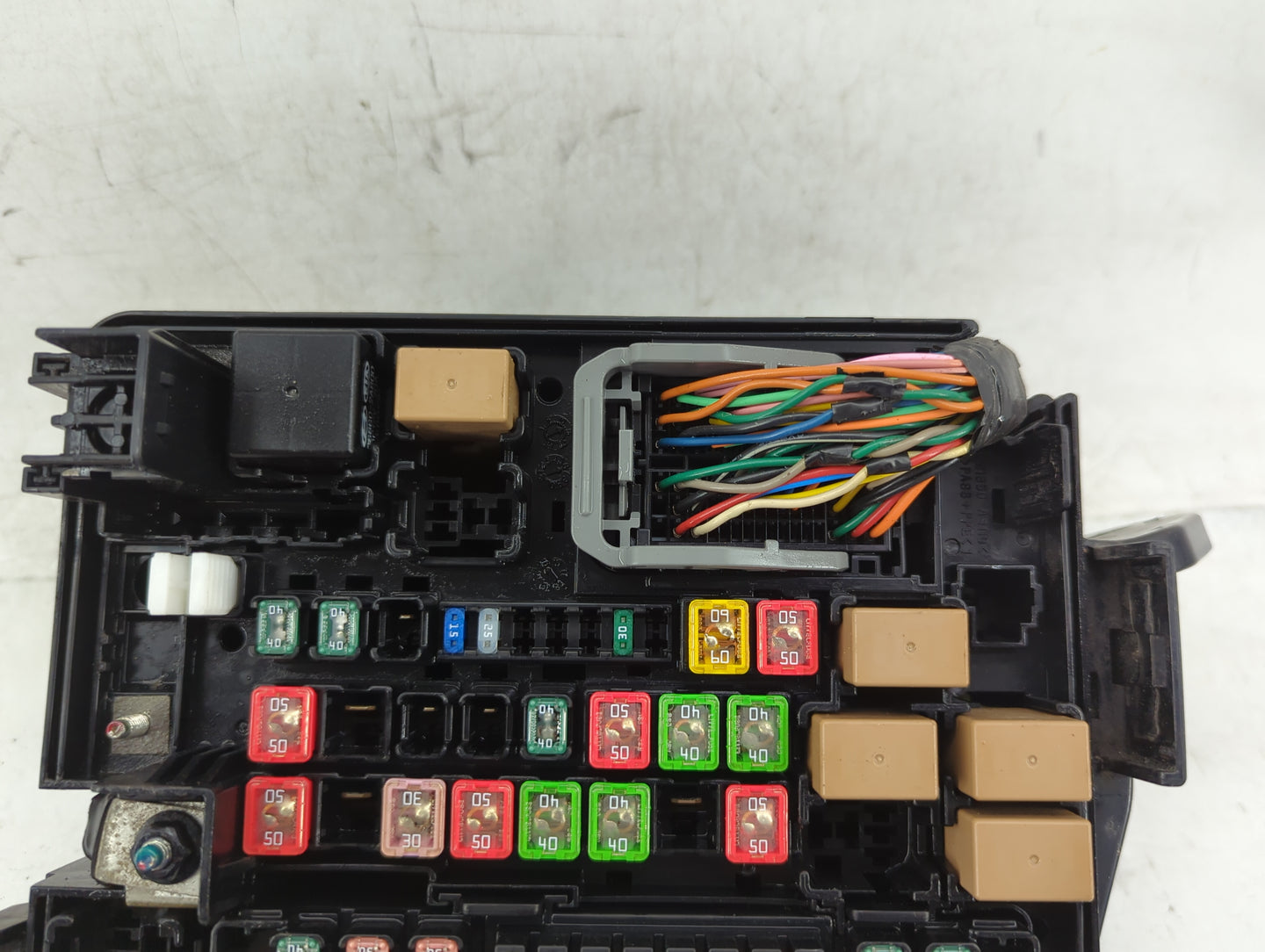 2015-2018 Kia Sedona Fusebox Fuse Box Panel Relay Module P/N:91950-A9320 Fits Fits 2015 2016 2017 2018 OEM Used Auto Parts -