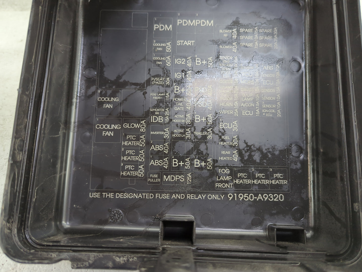 2015-2018 Kia Sedona Fusebox Fuse Box Panel Relay Module P/N:91950-A9320 Fits Fits 2015 2016 2017 2018 OEM Used Auto Parts -