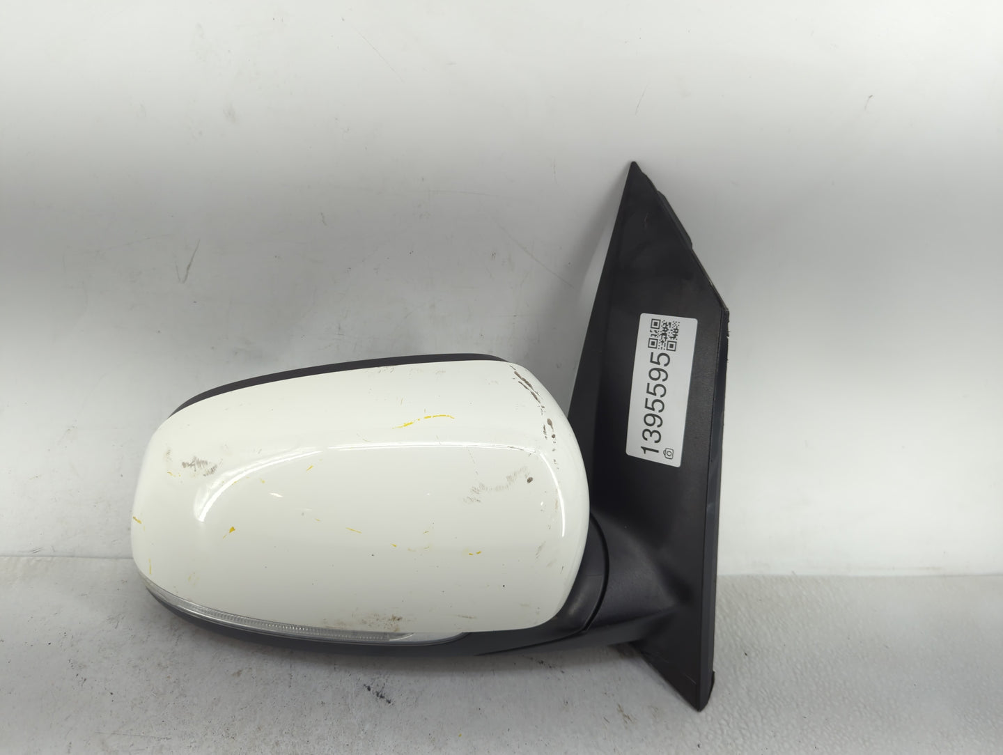 2015-2018 Kia Sedona Passenger Side View Mirror - Right Door Mirror OEM Used - Oemusedautoparts1.com
