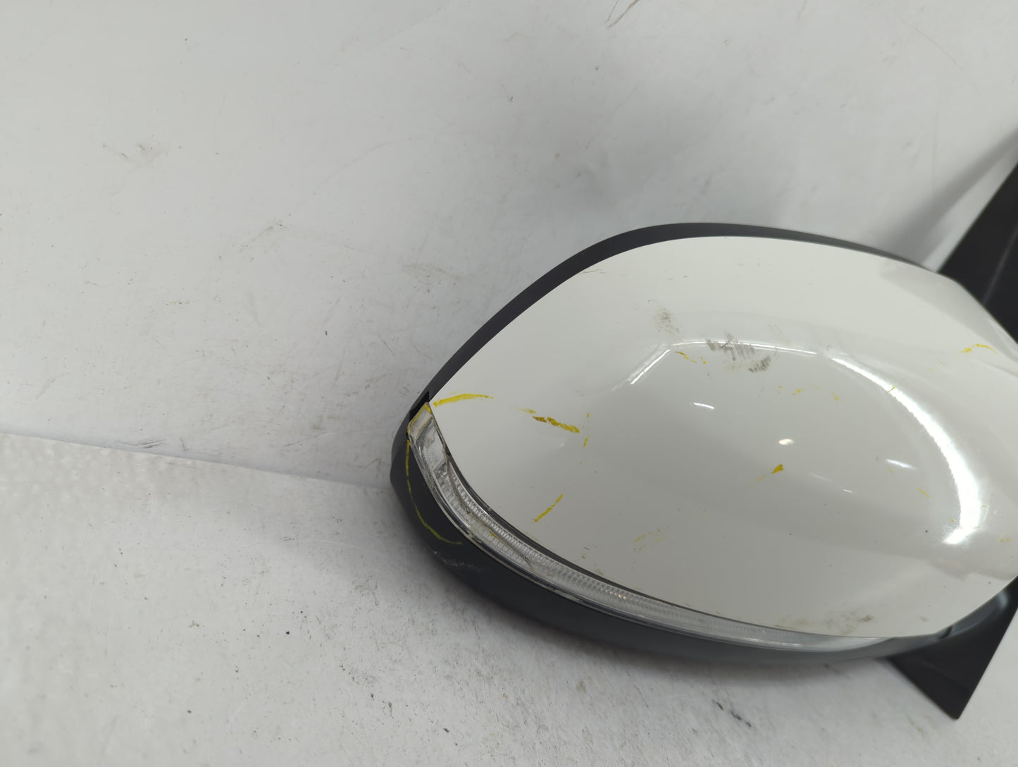 2015-2018 Kia Sedona Passenger Side View Mirror - Right Door Mirror OEM Used - Oemusedautoparts1.com