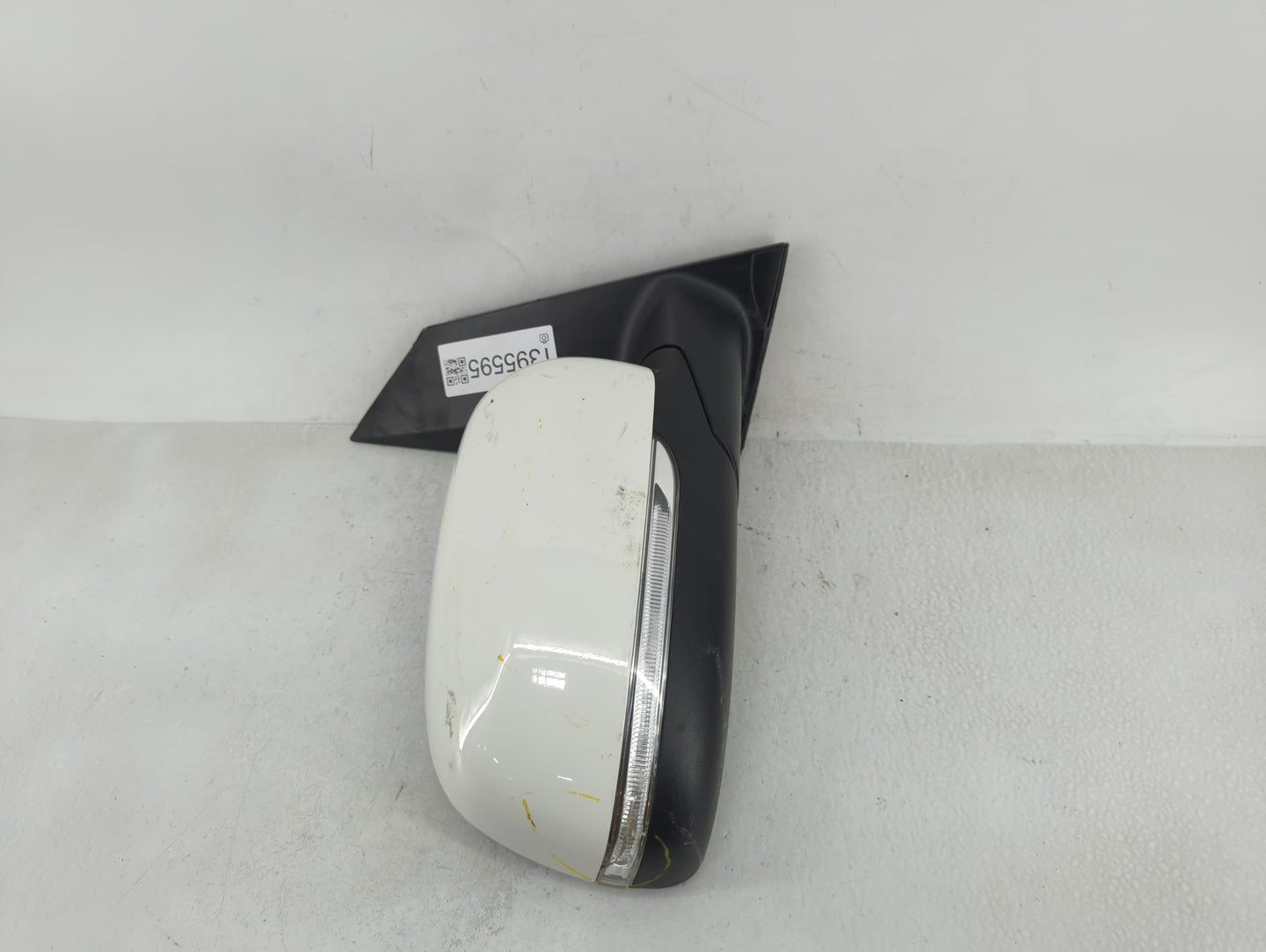 2015-2018 Kia Sedona Passenger Side View Mirror - Right Door Mirror OEM Used - Oemusedautoparts1.com