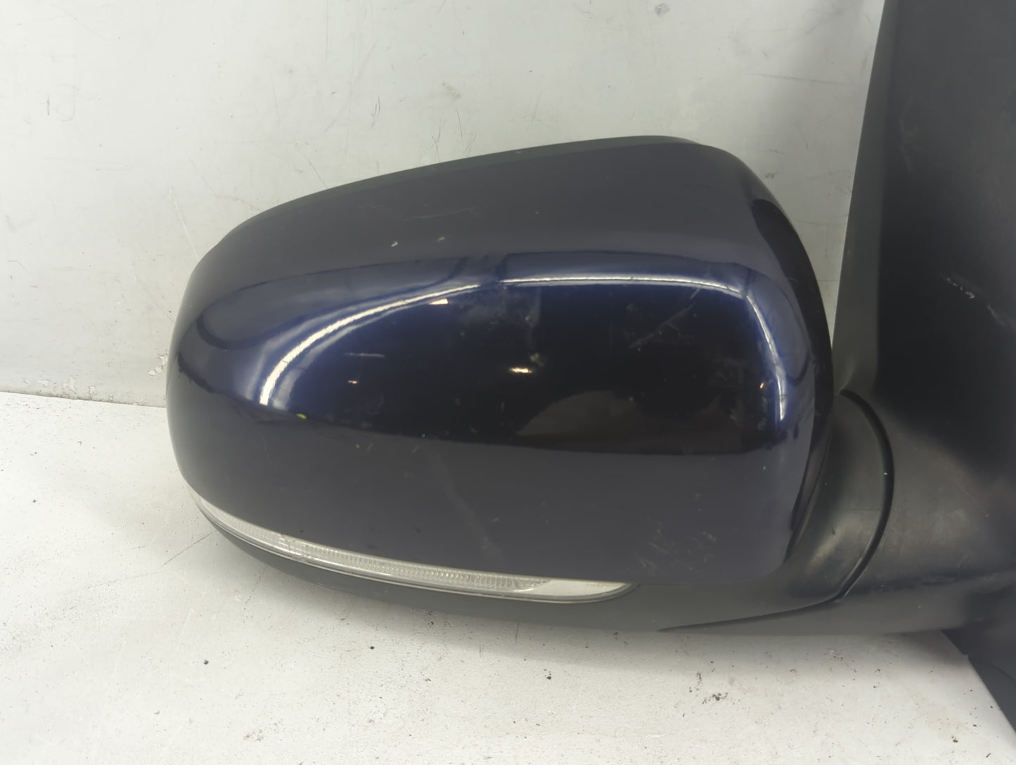 2015-2018 Kia Sedona Passenger Side View Mirror - Right Door Mirror OEM Used - Oemusedautoparts1.com