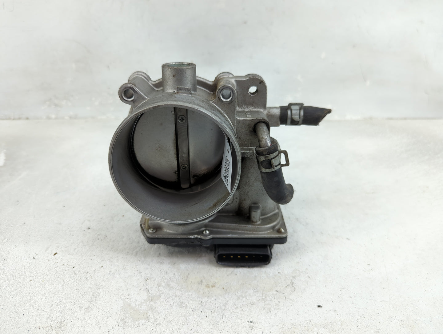 2015-2018 Kia Sedona Throttle Body P/N:35100-3CAA0 Fits Fits 2012 2013 2014 2015 2016 2017 2018 OEM Used Auto Parts - Oemuse