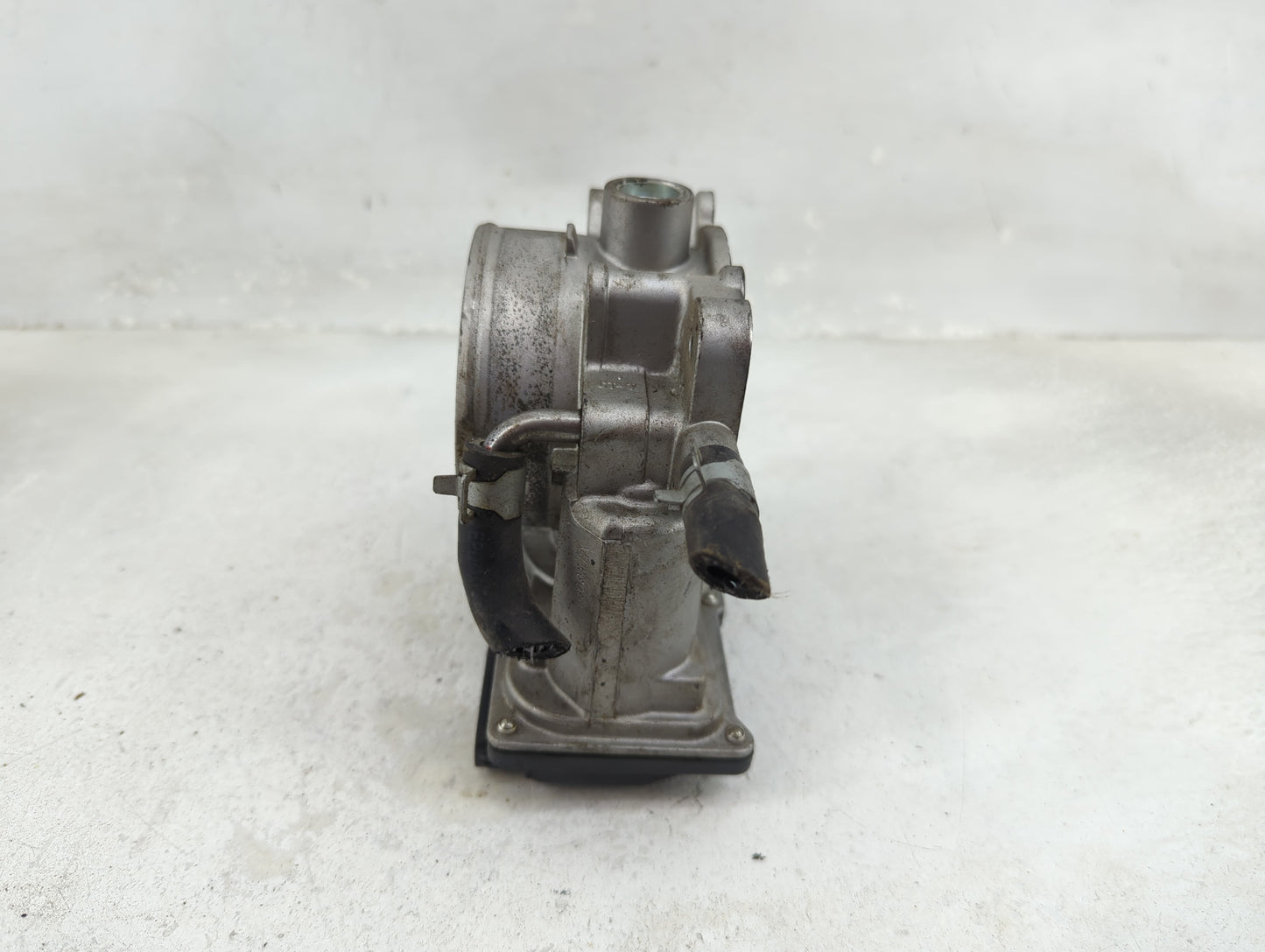 2015-2018 Kia Sedona Throttle Body P/N:35100-3CAA0 Fits Fits 2012 2013 2014 2015 2016 2017 2018 OEM Used Auto Parts - Oemuse