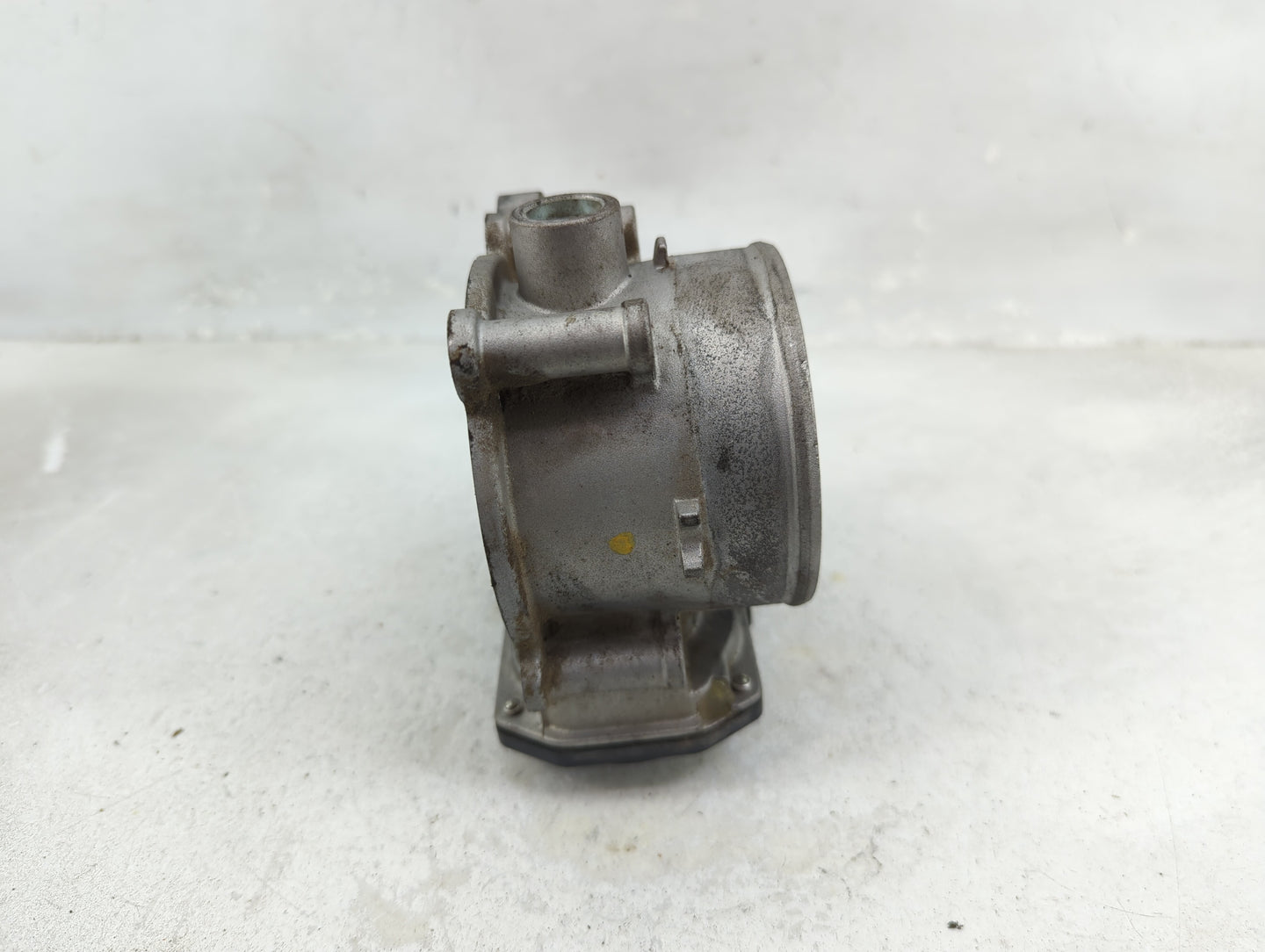2015-2018 Kia Sedona Throttle Body P/N:35100-3CAA0 Fits Fits 2012 2013 2014 2015 2016 2017 2018 OEM Used Auto Parts - Oemuse
