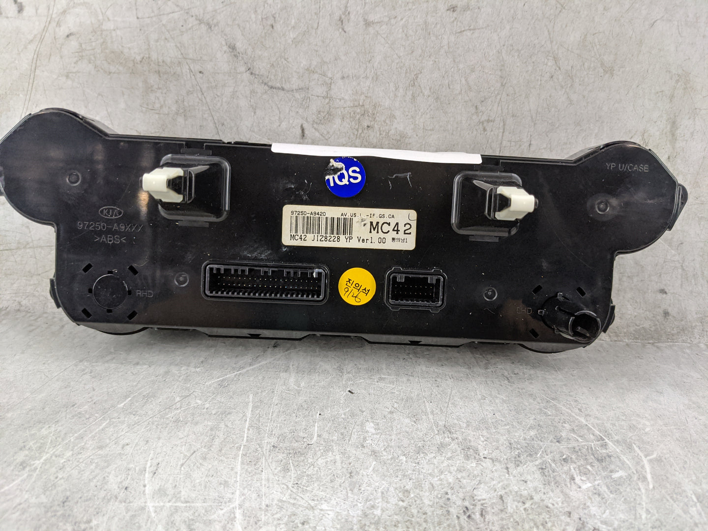2015 Kia Sedona Climate Control Module Temperature AC/Heater Replacement P/N:97250-A9420 MC42JIZ8228 Fits OEM Used Auto Part