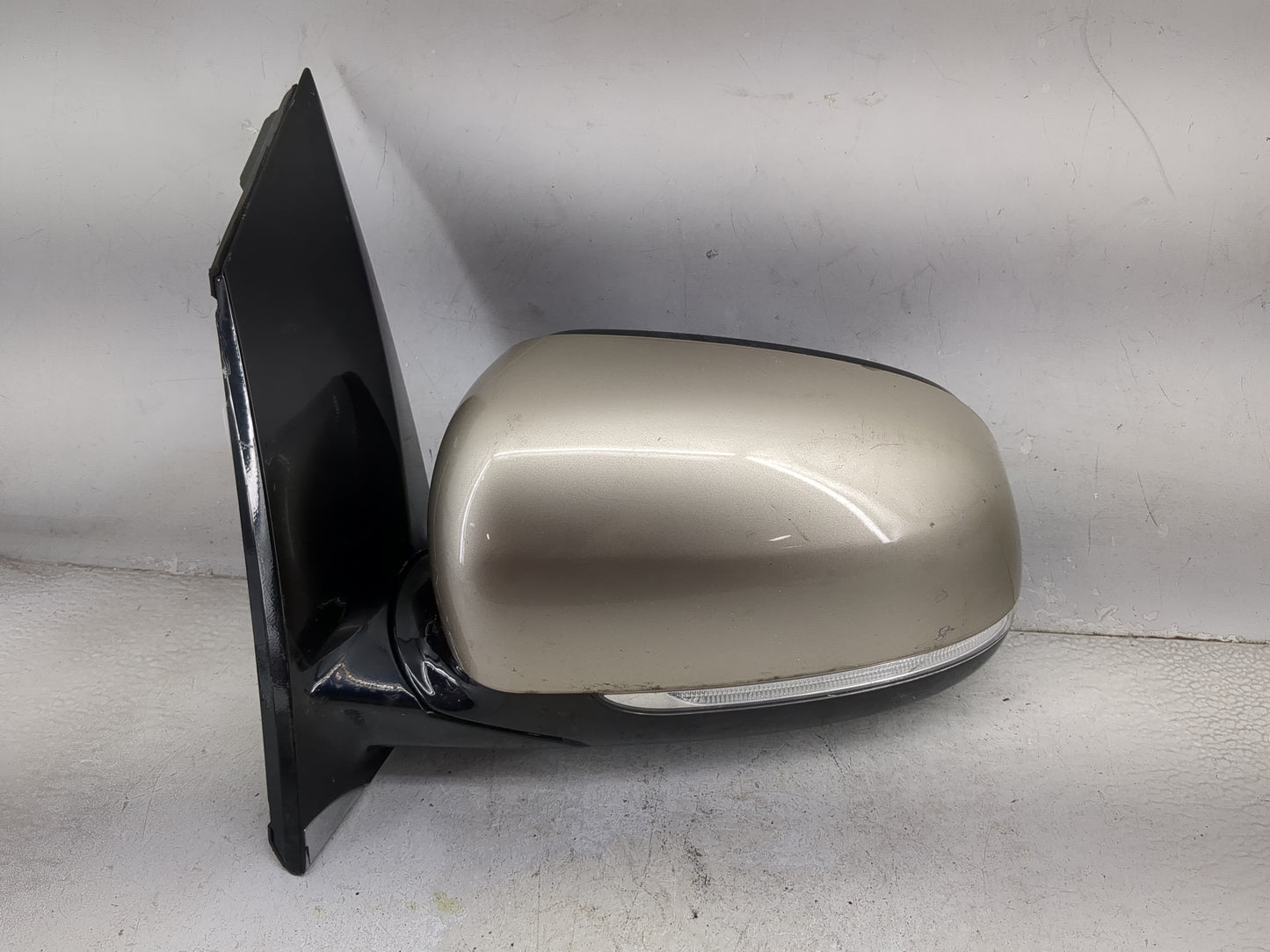 2015-2018 Kia Sedona Passenger Side View Mirror - Right Door Mirror OEM Used - Oemusedautoparts1.com