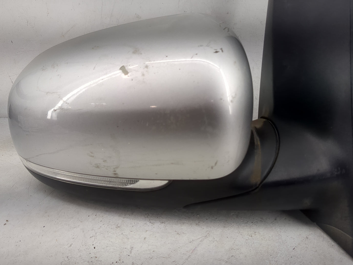 2015-2018 Kia Sedona Passenger Side View Mirror - Right Door Mirror OEM Used - Oemusedautoparts1.com