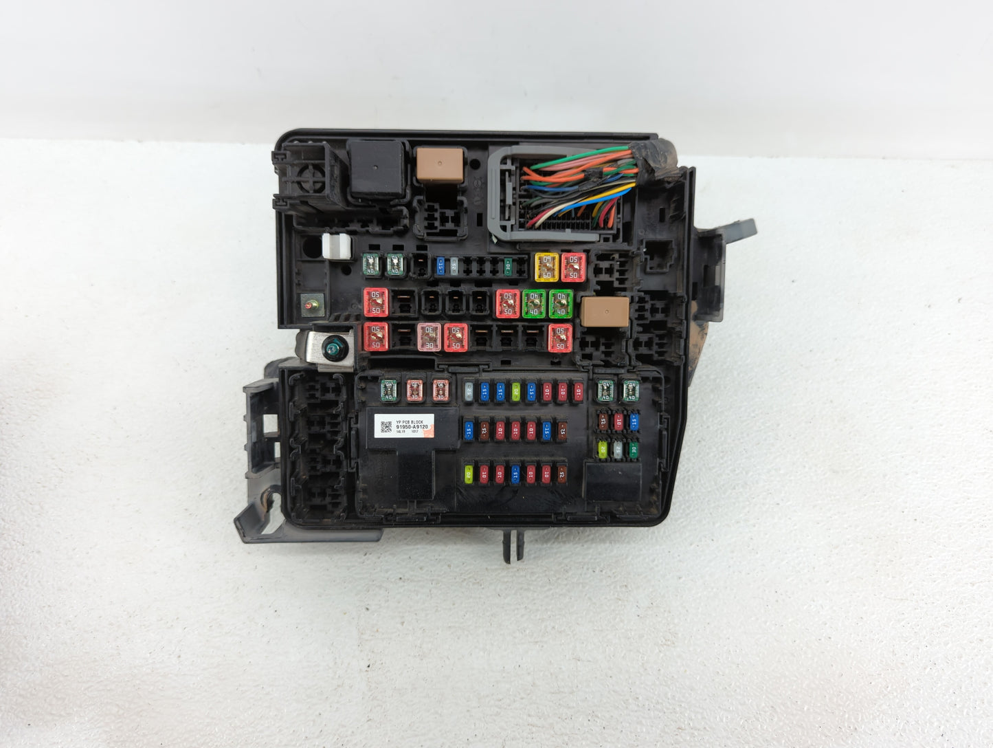 2015-2018 Kia Sedona Fusebox Fuse Box Panel Relay Module P/N:91223-A9210 91222-A9181, 91950-A9120 Fits Fits 2015 2016 2017 2