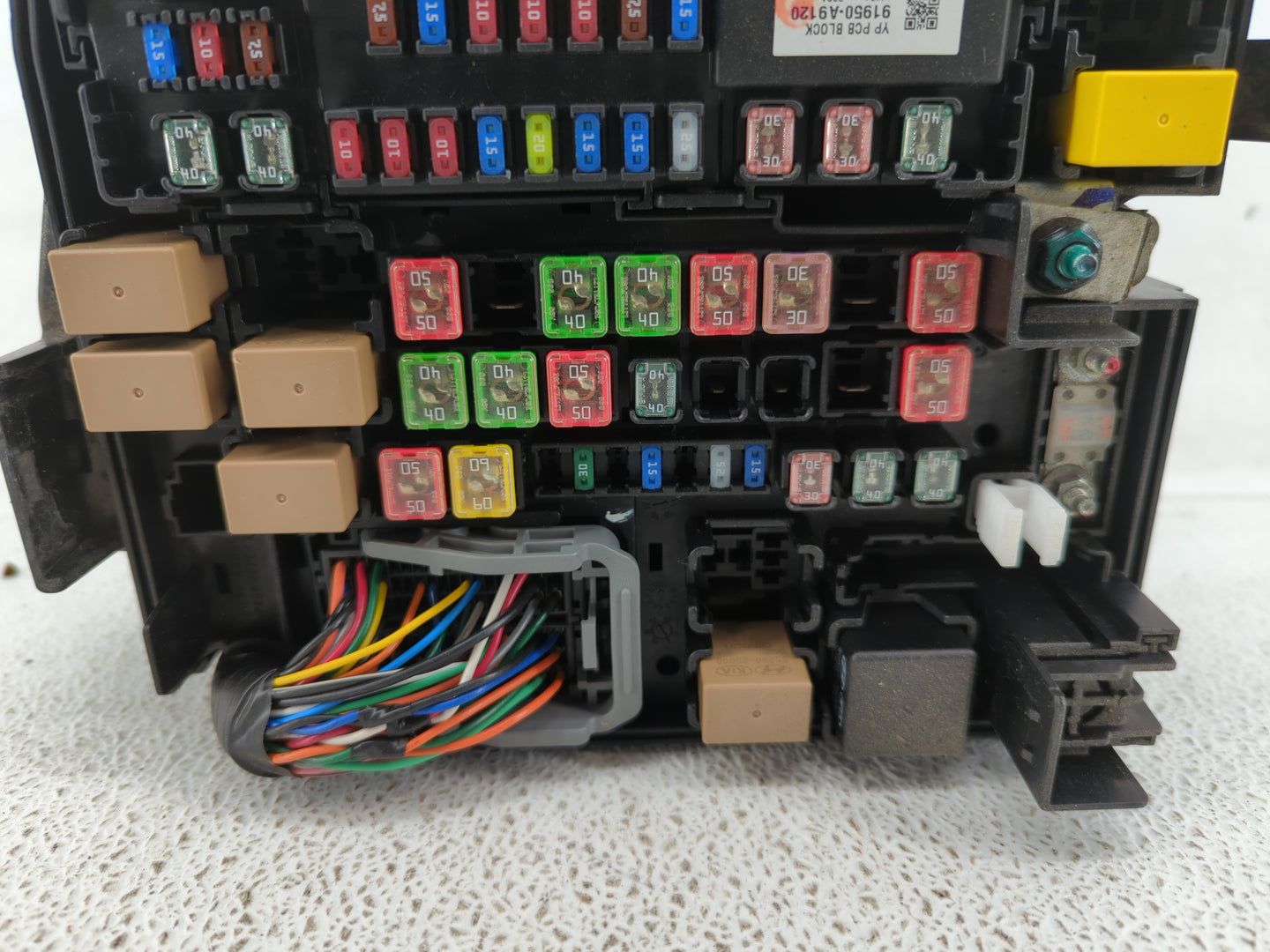 2015-2018 Kia Sedona Fusebox Fuse Box Panel Relay Module P/N:91223-A9210 91222-A9181, 91950-A9120 Fits Fits 2015 2016 2017 2