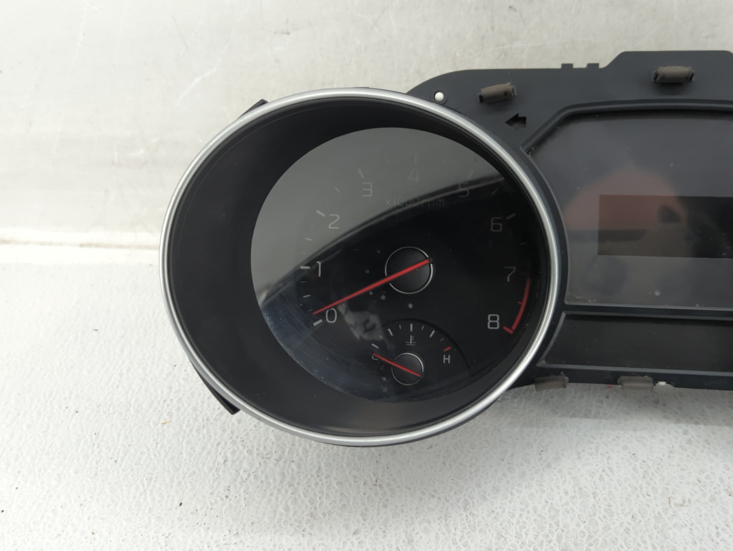 2015-2016 Kia Sedona Instrument Cluster Speedometer Gauges P/N:94003-A9020 Fits Fits 2015 2016 OEM Used Auto Parts - Oemused