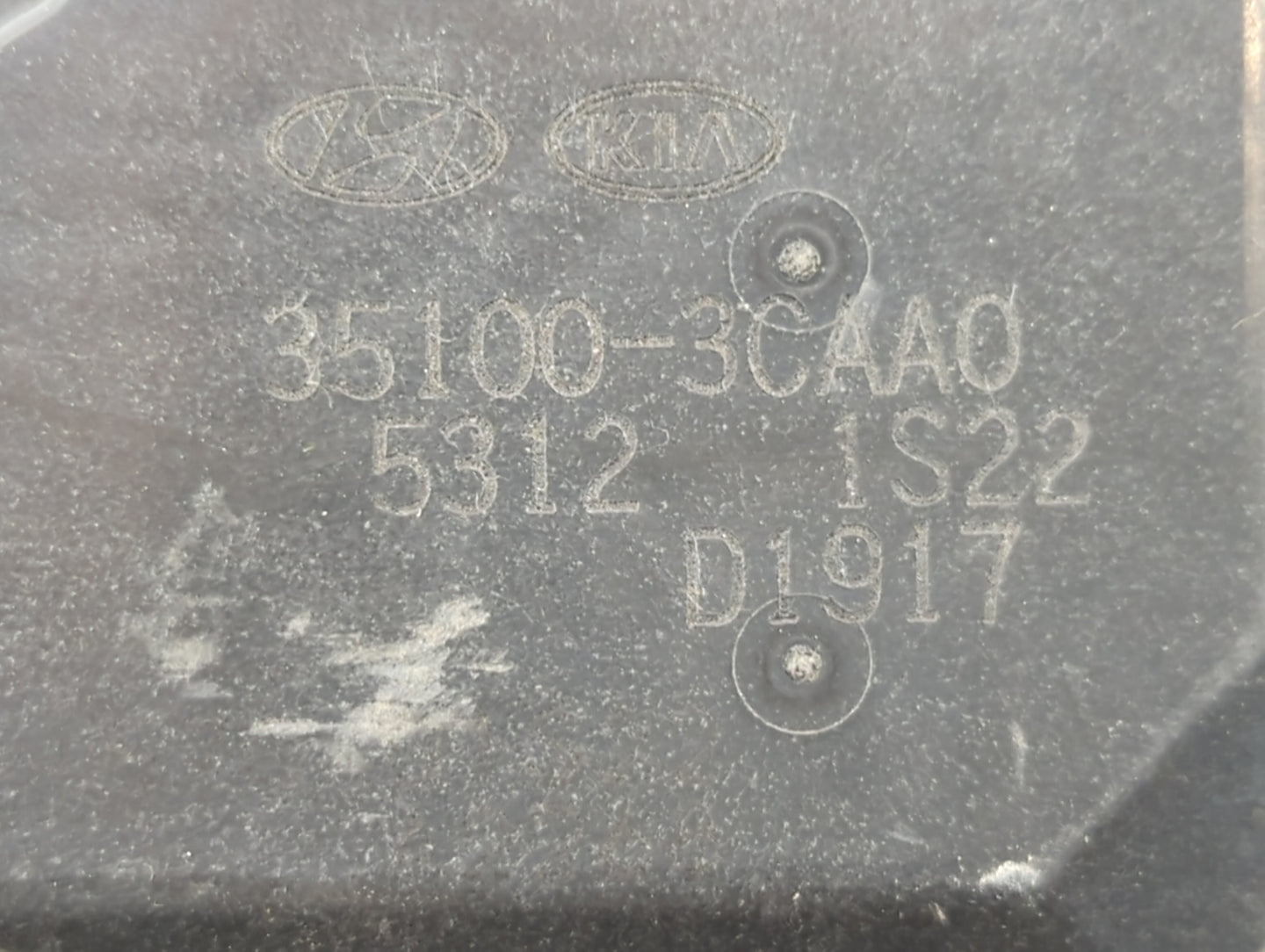 2015-2018 Kia Sedona Throttle Body P/N:35100-3CAA0 Fits Fits 2012 2013 2014 2015 2016 2017 2018 OEM Used Auto Parts - Oemuse