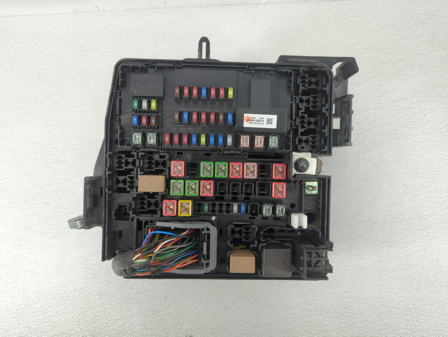 2015-2018 Kia Sedona Fusebox Fuse Box Panel Relay Module P/N:91223 A9210 Fits Fits 2015 2016 2017 2018 OEM Used Auto Parts -