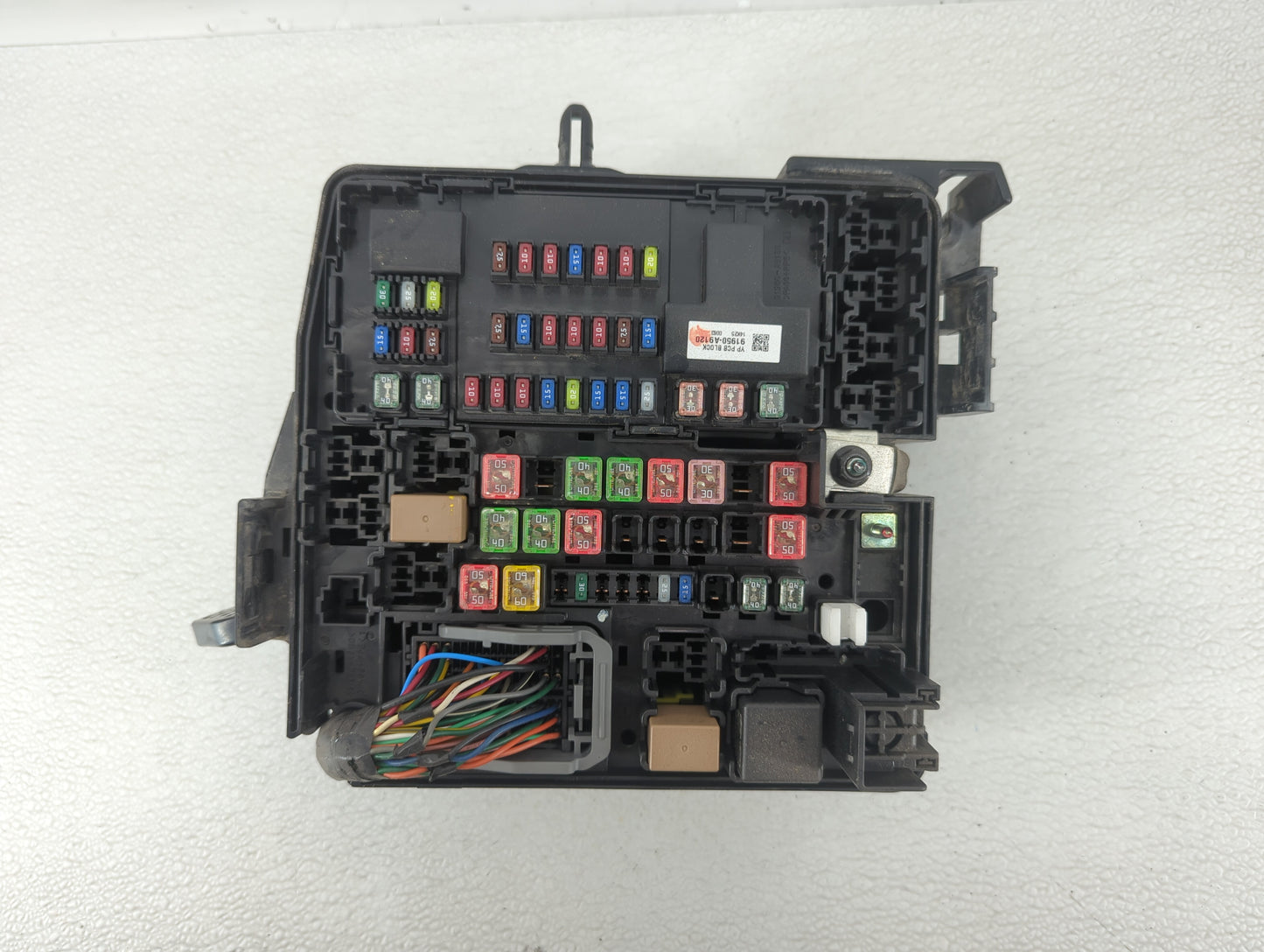 2015-2018 Kia Sedona Fusebox Fuse Box Panel Relay Module P/N:91223 A9210 Fits Fits 2015 2016 2017 2018 OEM Used Auto Parts -