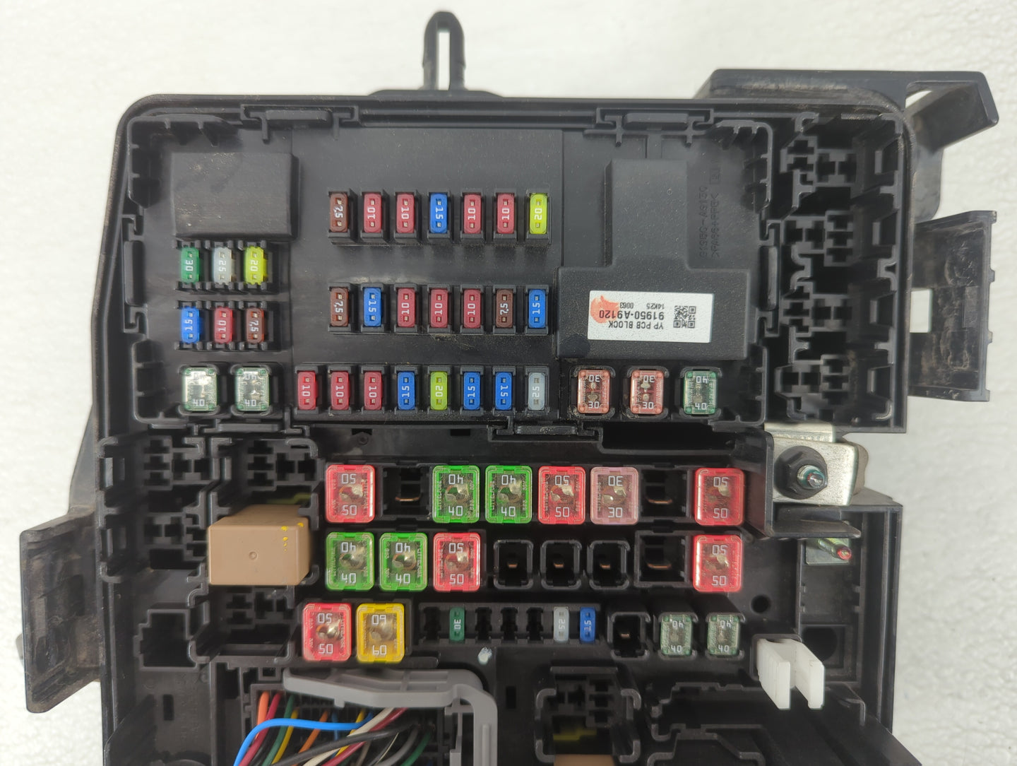 2015-2018 Kia Sedona Fusebox Fuse Box Panel Relay Module P/N:91223 A9210 Fits Fits 2015 2016 2017 2018 OEM Used Auto Parts -