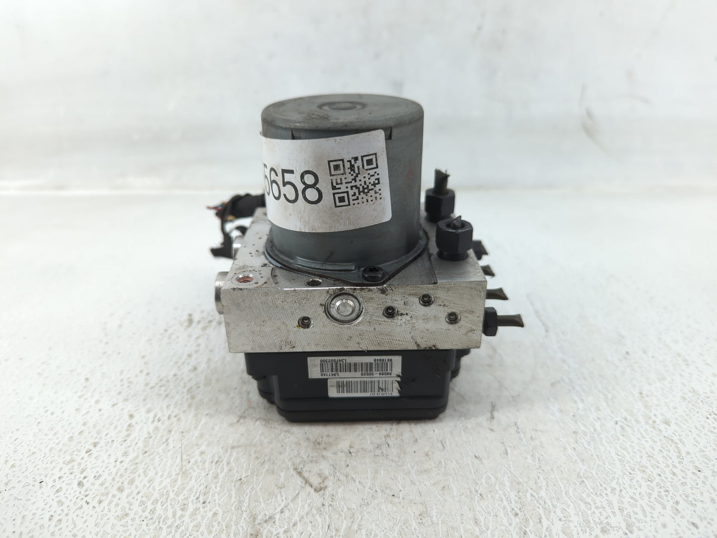 2015-2018 Kia Sedona ABS Pump Control Module Replacement P/N:58920-A9350 Fits Fits 2015 2016 2017 2018 OEM Used Auto Parts -