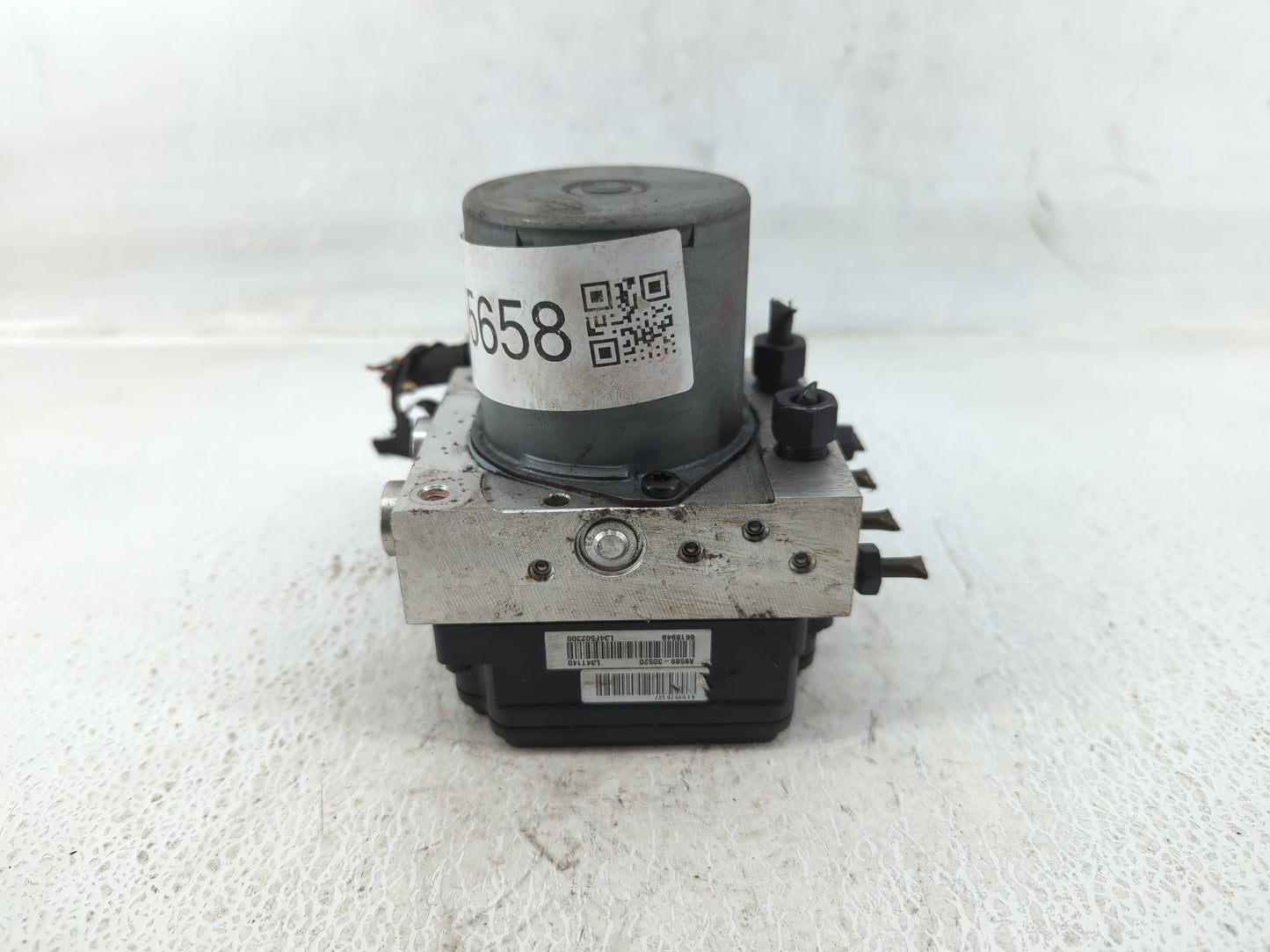 2015-2018 Kia Sedona ABS Pump Control Module Replacement P/N:58920-A9350 Fits Fits 2015 2016 2017 2018 OEM Used Auto Parts -
