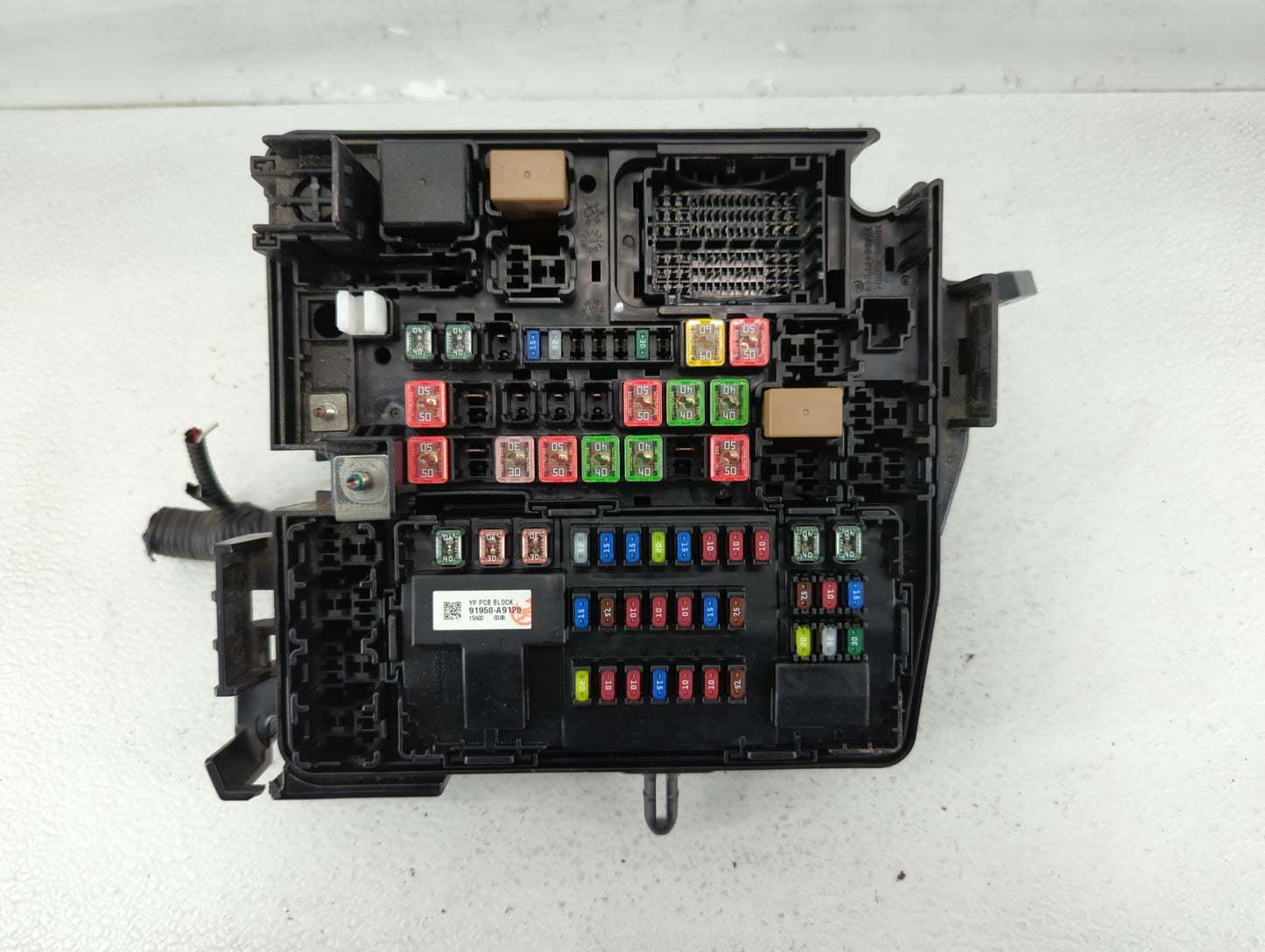 2015-2018 Kia Sedona Fusebox Fuse Box Panel Relay Module P/N:91223A9170 Fits Fits 2015 2016 2017 2018 OEM Used Auto Parts - 