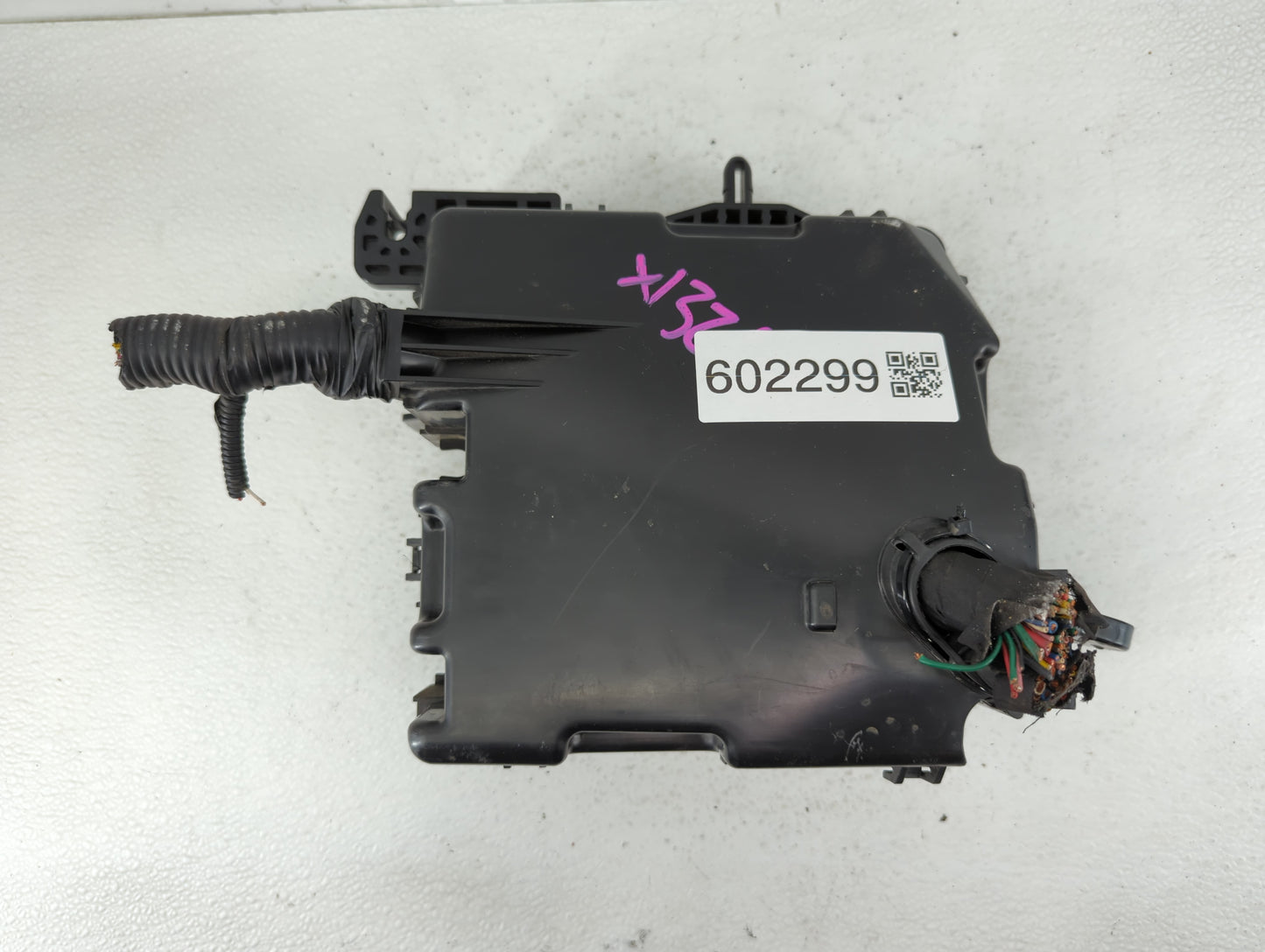2015-2018 Kia Sedona Fusebox Fuse Box Panel Relay Module P/N:91223A9170 Fits Fits 2015 2016 2017 2018 OEM Used Auto Parts - 