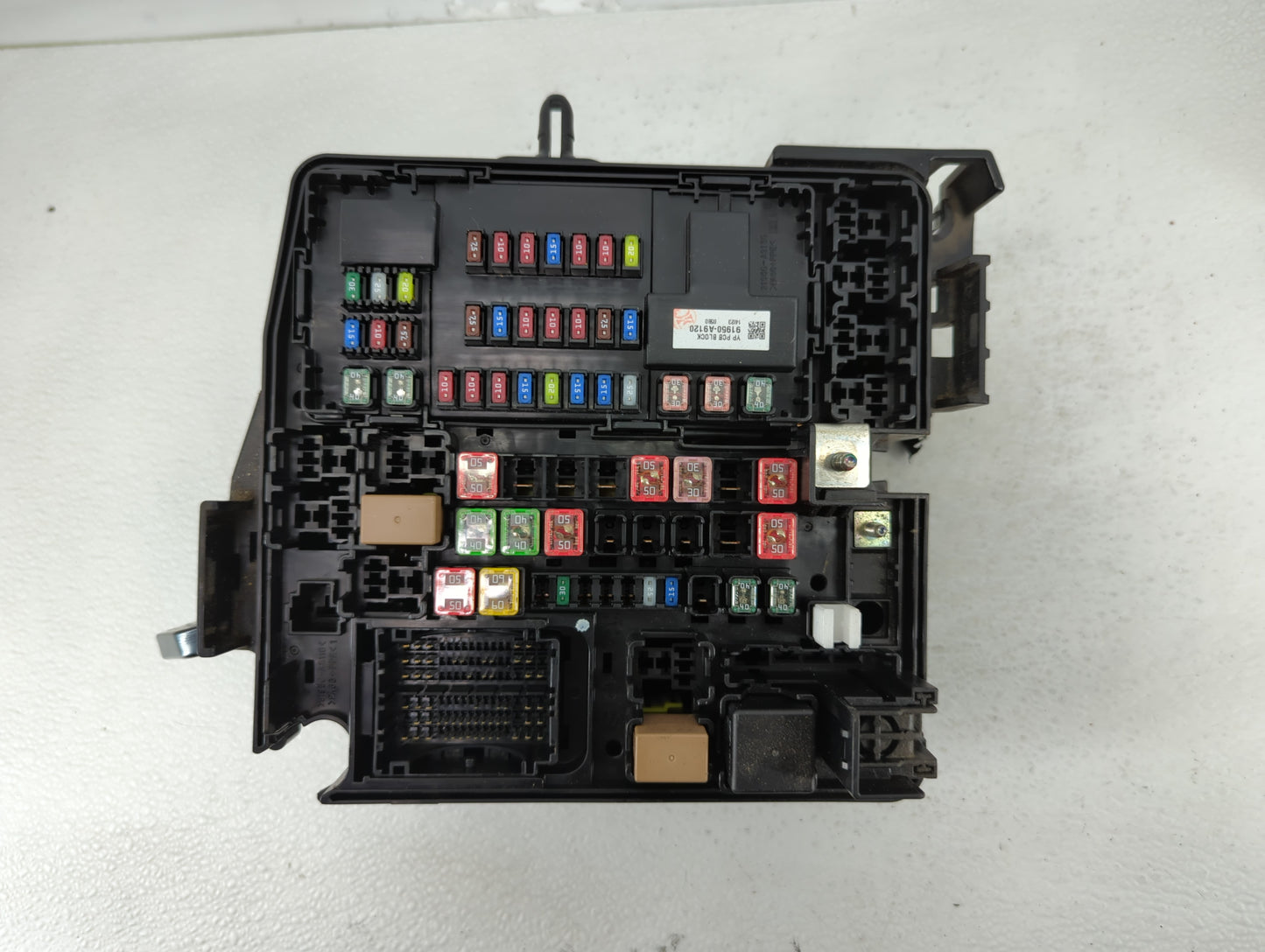 2015-2018 Kia Sedona Fusebox Fuse Box Panel Relay Module P/N:91223-A9210 Fits Fits 2015 2016 2017 2018 OEM Used Auto Parts -