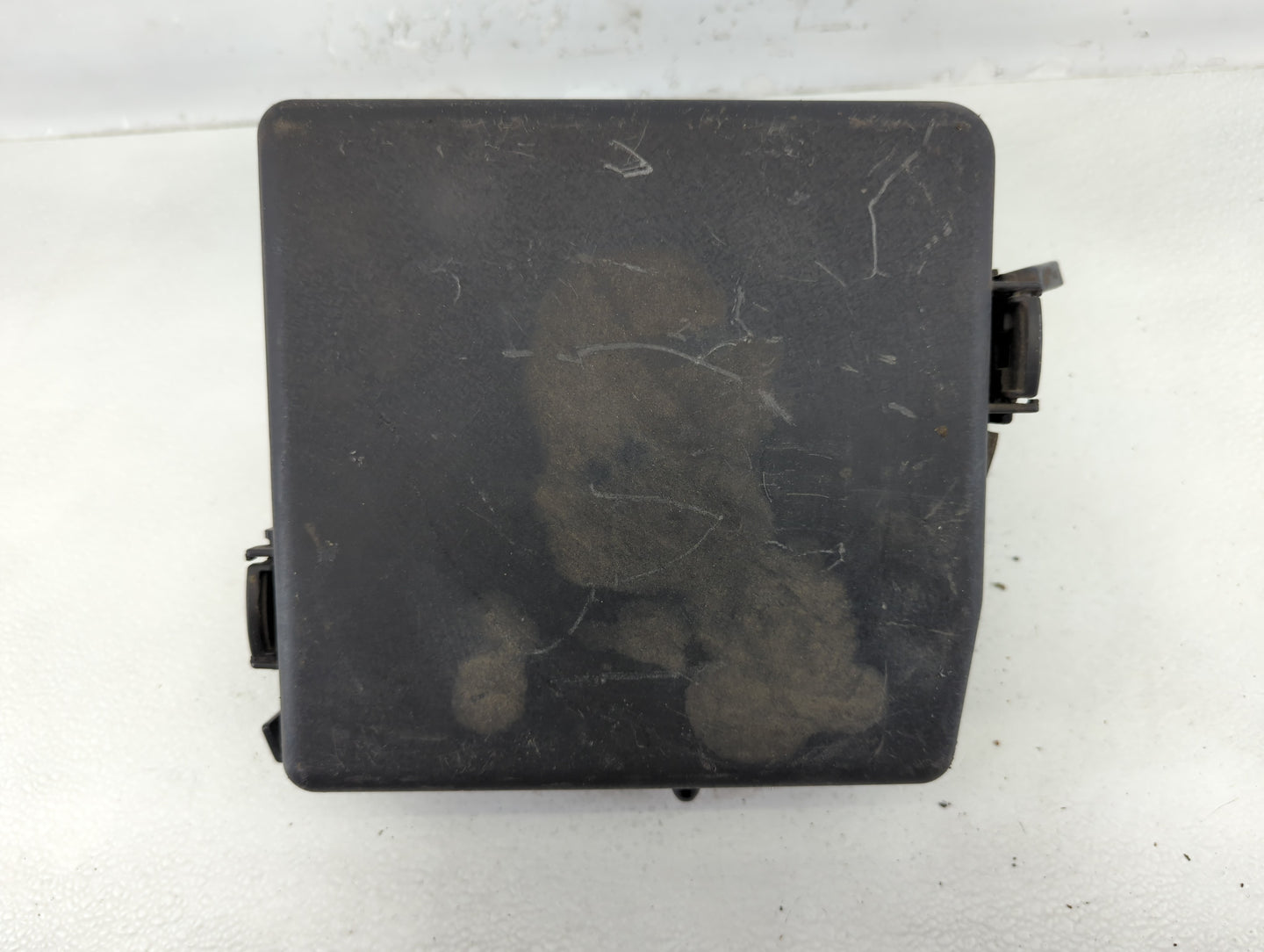 2015-2018 Kia Sedona Fusebox Fuse Box Panel Relay Module P/N:91223 A9110 Fits Fits 2015 2016 2017 2018 OEM Used Auto Parts -