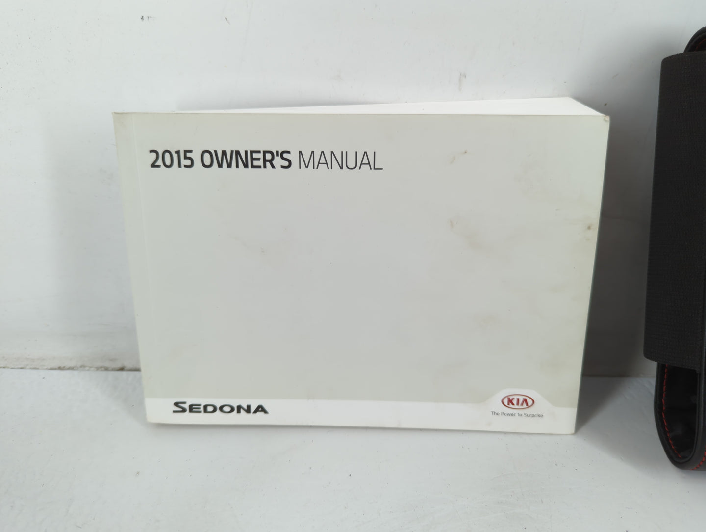 2015 Kia Sedona Owners Manual Book Guide P/N:FA9O-EU51F OEM Used Auto Parts - Oemusedautoparts1.com