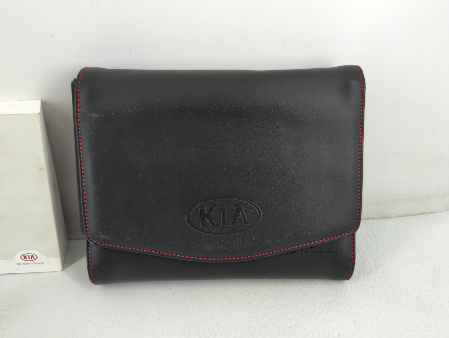 2015 Kia Sedona Owners Manual Book Guide P/N:FA9O-EU51F OEM Used Auto Parts - Oemusedautoparts1.com
