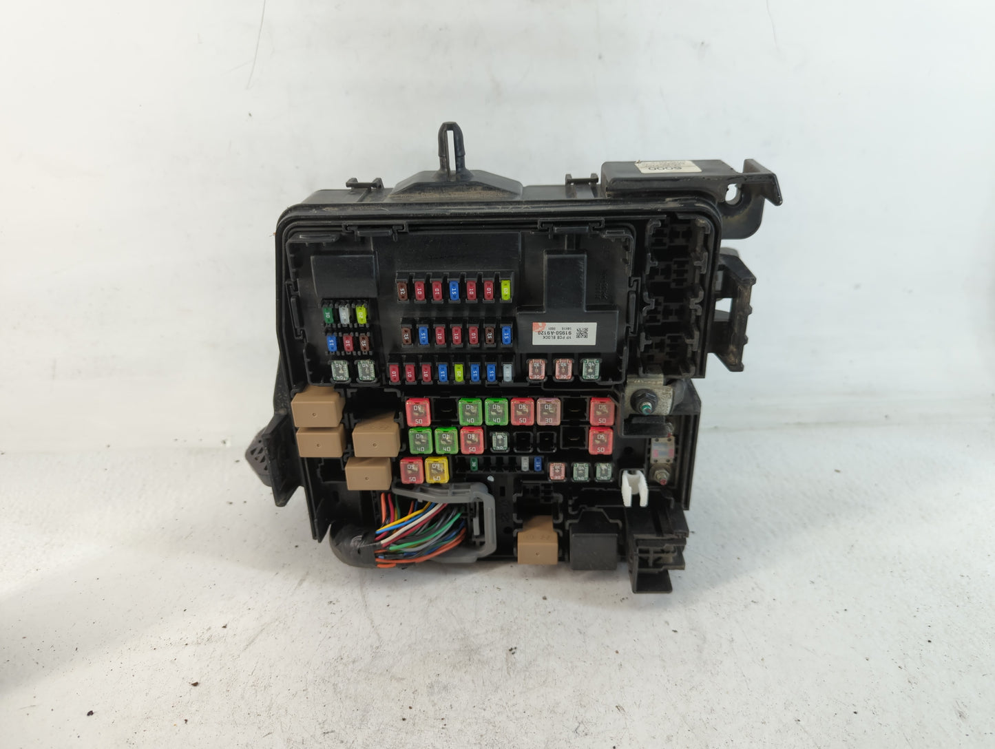 2015-2018 Kia Sedona Fusebox Fuse Box Panel Relay Module P/N:91222-A9240 Fits Fits 2015 2016 2017 2018 OEM Used Auto Parts -