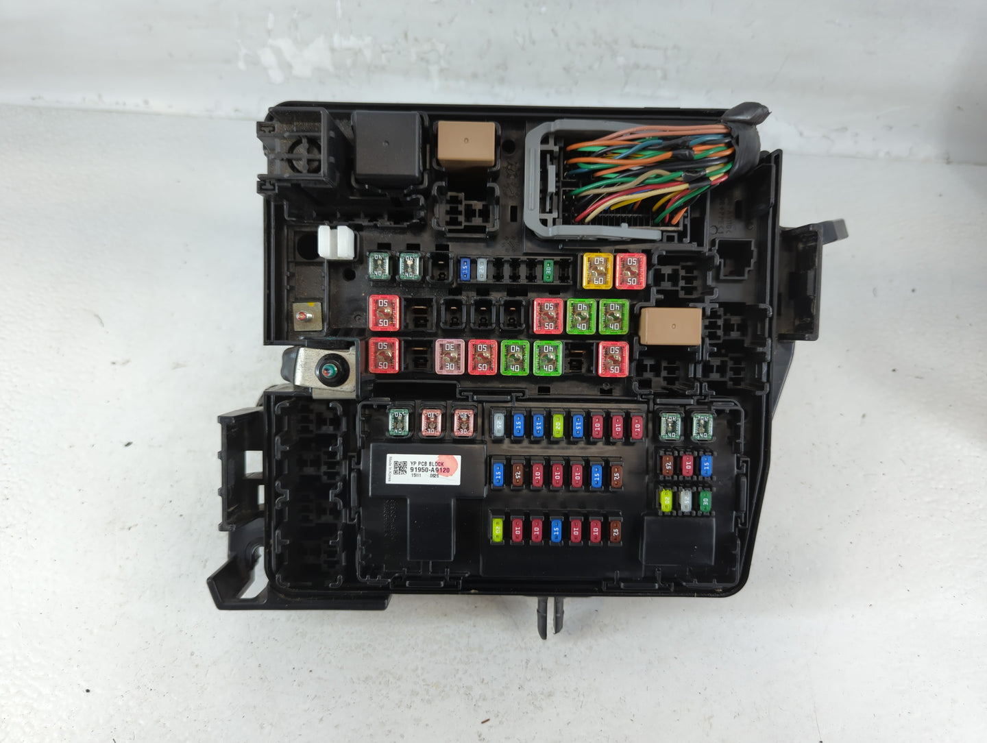 2015-2018 Kia Sedona Fusebox Fuse Box Panel Relay Module P/N:91950-A9320 Fits Fits 2015 2016 2017 2018 OEM Used Auto Parts -