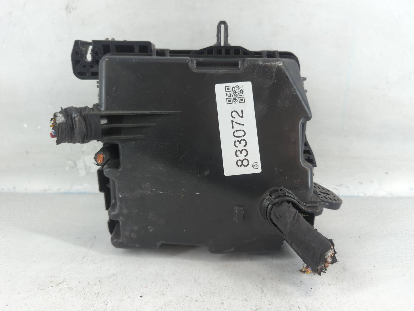 2015-2018 Kia Sedona Fusebox Fuse Box Panel Relay Module P/N:91222-A9240 Fits Fits 2015 2016 2017 2018 OEM Used Auto Parts -