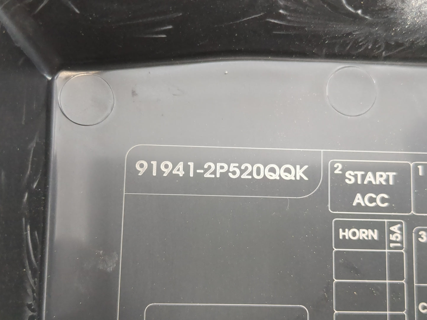 2014-2015 Kia Sorento Fusebox Fuse Box Panel Relay Module P/N:91941-2P520QQK Fits Fits 2014 2015 OEM Used Auto Parts - Oemus